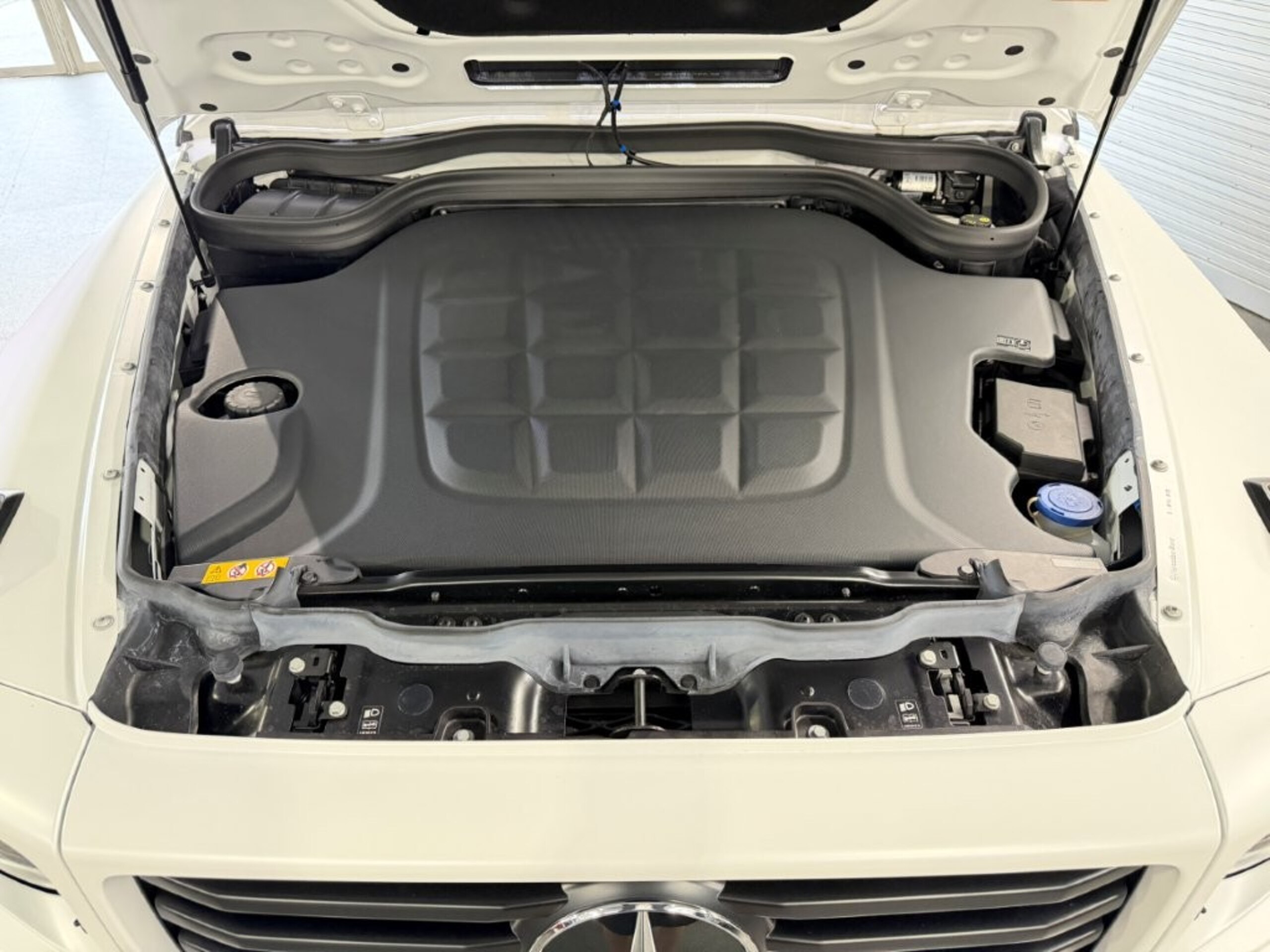 2025 Mercedes-Benz G-Class - メルセデス・ベンツ Gクラス G580 ウィズ EQ テクノロジー エディション1 4WD 左ハンドル ガラスS/R オパリスホワイトマグノ ブルメスタサウンド ステアリングヒーター Fメモリー付パワーシート&ヒーター&ベンチレーター&リラクゼーション&ダイナミックシート ナイトPKG ドラレコ