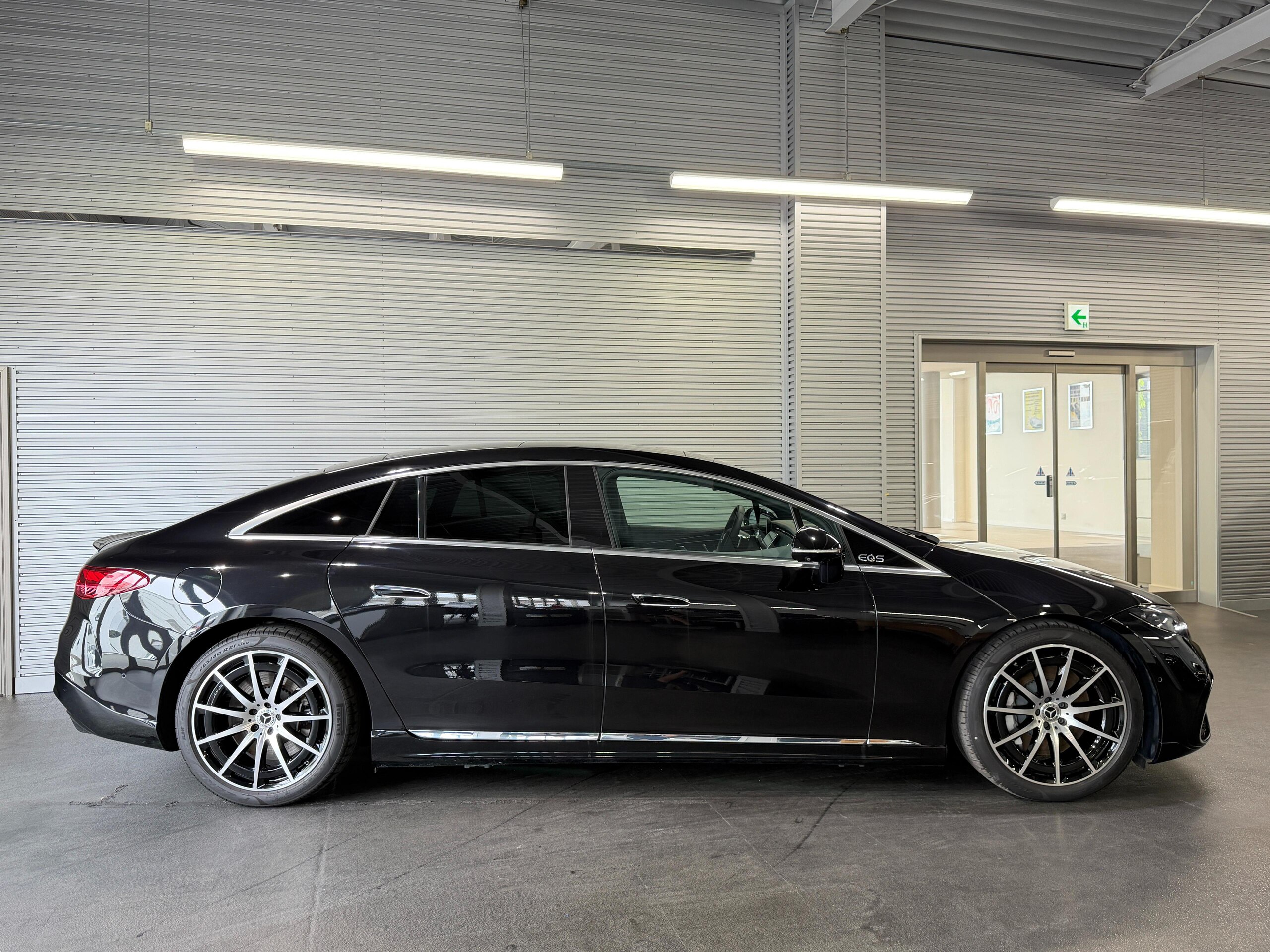 2024 Mercedes-Benz EQS - メルセデス・ベンツ EQS 450プラス AMGラインパッケージ MP202301 左ハンドル リアコンフォートPKG パノラミックS/R ブルメスタサウンド ヘッドアップディスプレイ Fメモリー付パワーシート FRベンチレーター&ヒーター パワーゲート/フットオープナー ワイヤレスチャージ