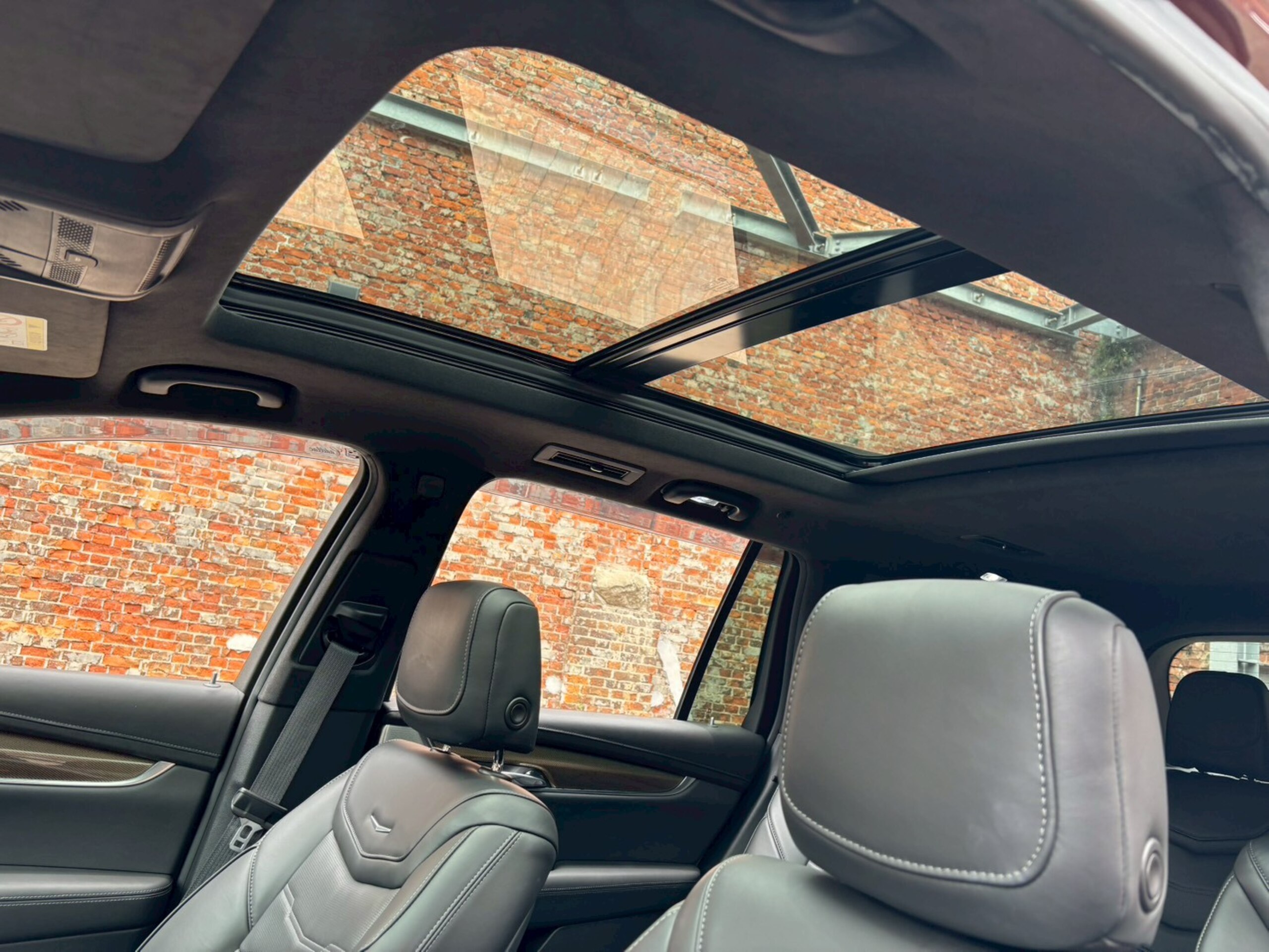 2023 Cadillac XT6 - キャデラック XT6 プラチナム 4WD 黒革/シートヒーター/ベンチレーション/パノラマサンルーフ/BOSEサウンド/ヘッドアップディスプレイ/全方位カメラ/Applecarplay電動リアゲート/サイドステップ/アダプティブクルーズコントロール/ハンドルヒーター
