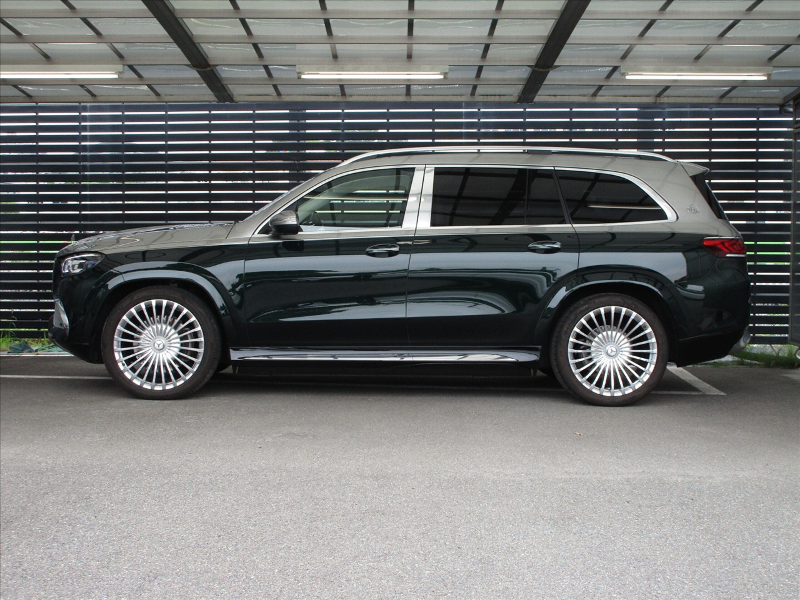 2024 Mercedes-Maybach GLS - メルセデス・マイバッハ GLS 600 4マチック (ISG搭載モデル) 4WD MP202402 エメラルドグリーン/モハーベシルバー ハイグロスブラックフローイングピアノラッカーウッドインテリアトリム