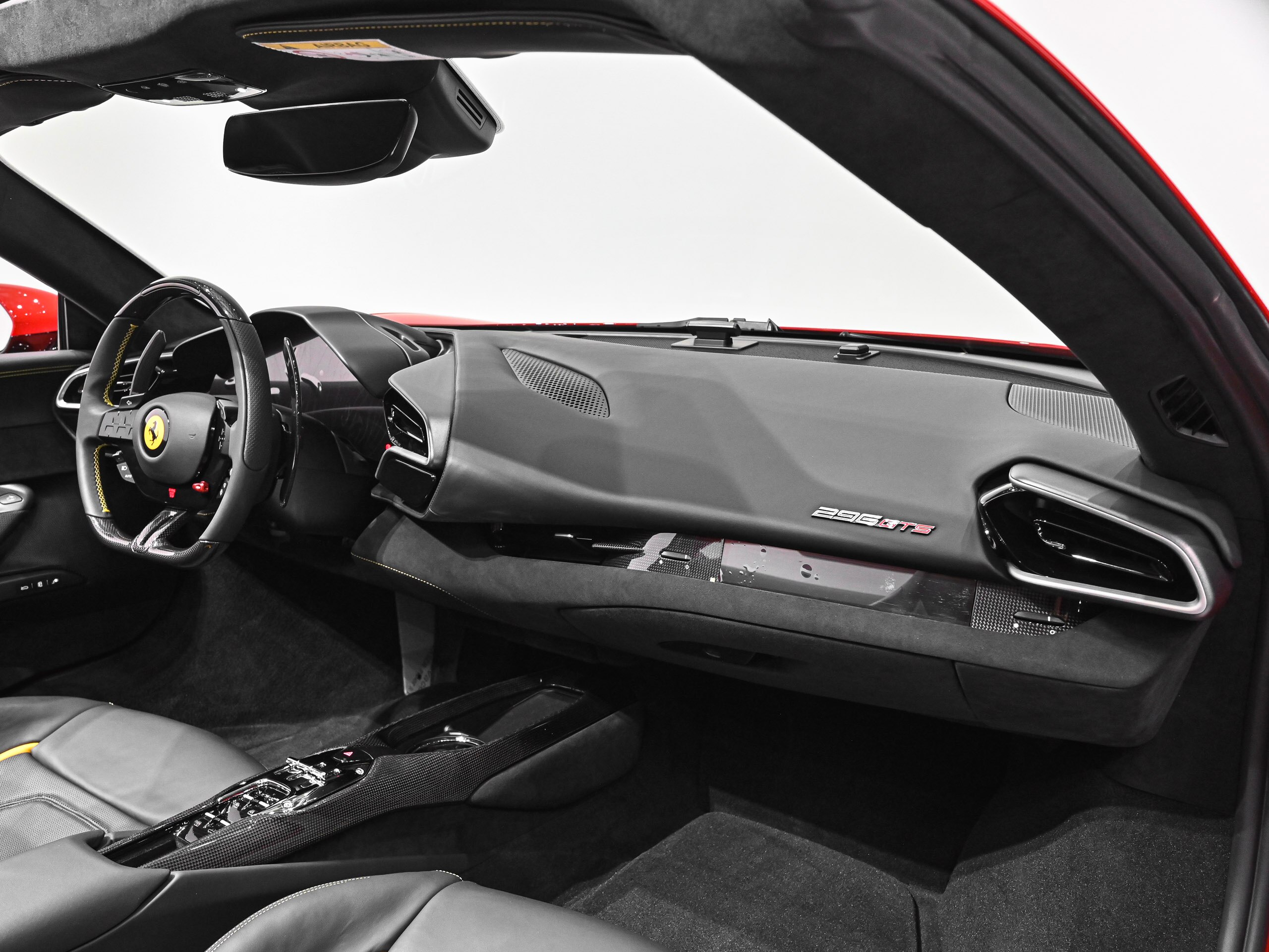 2025 Ferrari 296GTS - フェラーリ 296GTS F1 DCT LED付カーボンファイバー製ステアリングホイール 20inch ダイヤモンドカット・鍛造ホイール ベンチレーテッド・フル電動シート サスペンションリフター カーボンファイバー製ダッシュボード