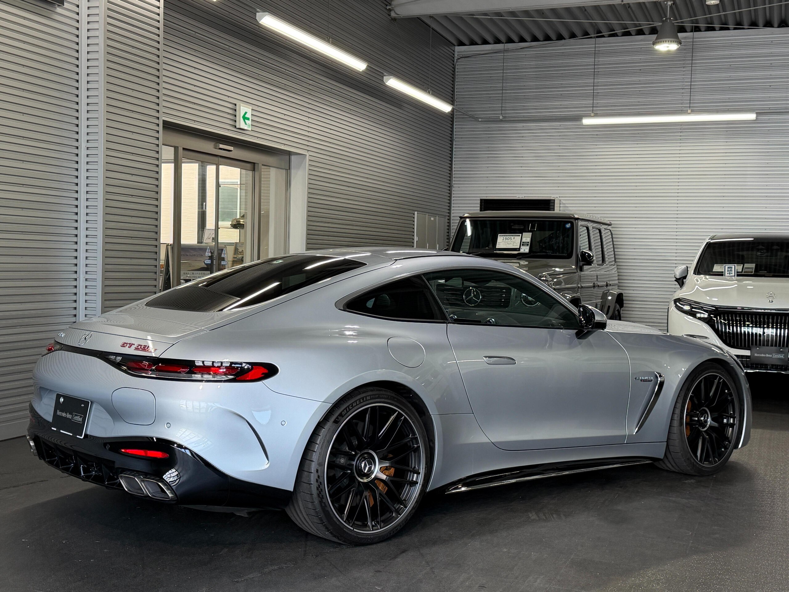 2025 Mercedes-AMG GT - メルセデスＡＭＧ GT 63 S E パフォーマンス クーペ 4WD MP202501 AMGパフォーマンスPKG 可倒式リアシート AMGカーボンセラミックブレーキ 黒本革 メモリー付パワーシート&ヒーター&ベンチレーター ステアリングヒーター ワイヤレスチャージ パワーゲート/フットオープナー
