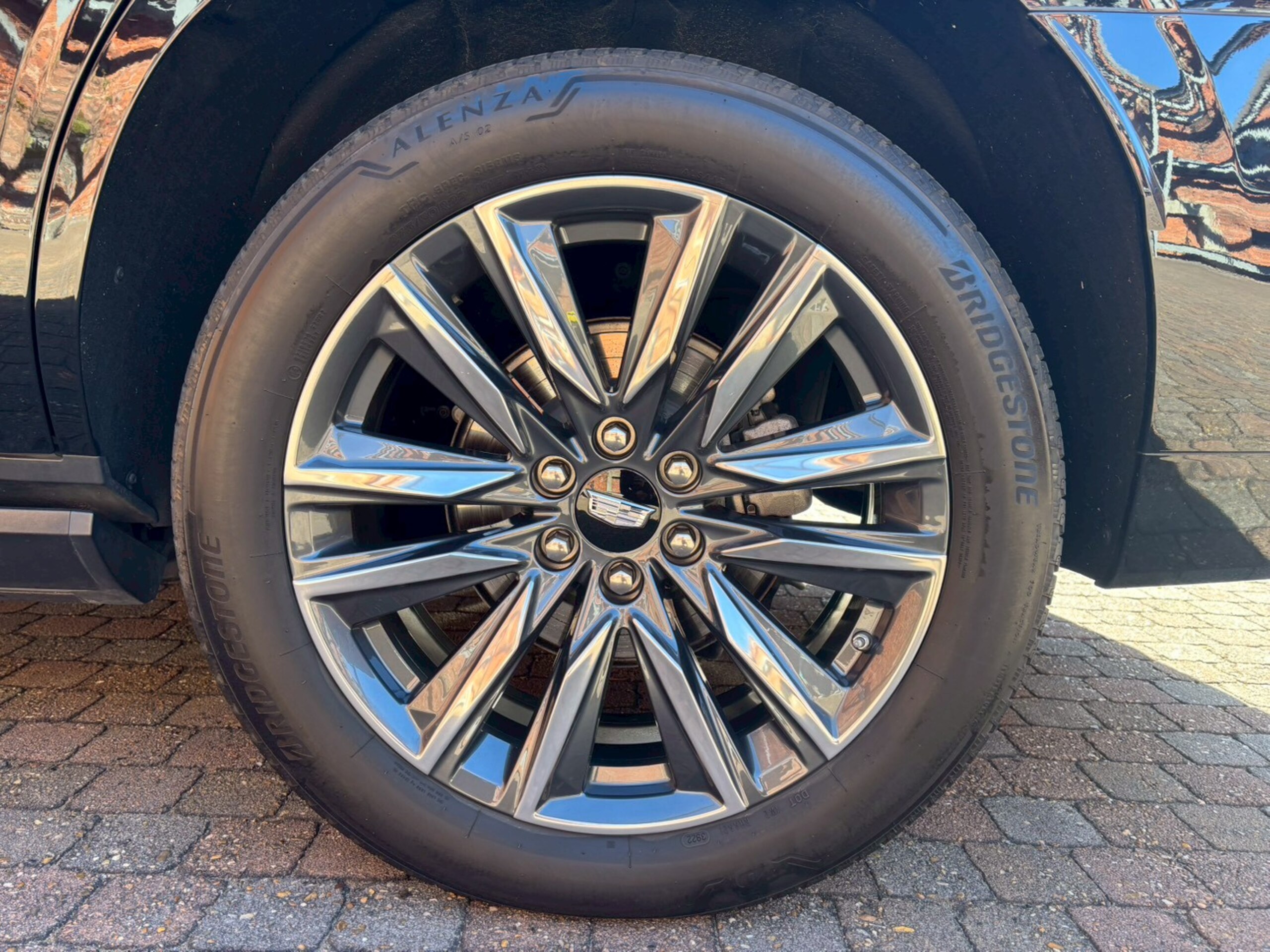 2023 Cadillac Escalade - キャデラック エスカレード スポーツ 4WD ワンオーナー/ブラックレザーシート/サンルーフ/AKGスピーカー/リアモニター/電動サイドステップ/クールボックス/エンハンスナイトビジョン/ヘッドアップディスプレイ/LEDアンビエントライト/360度カメラ/ACC/ETC