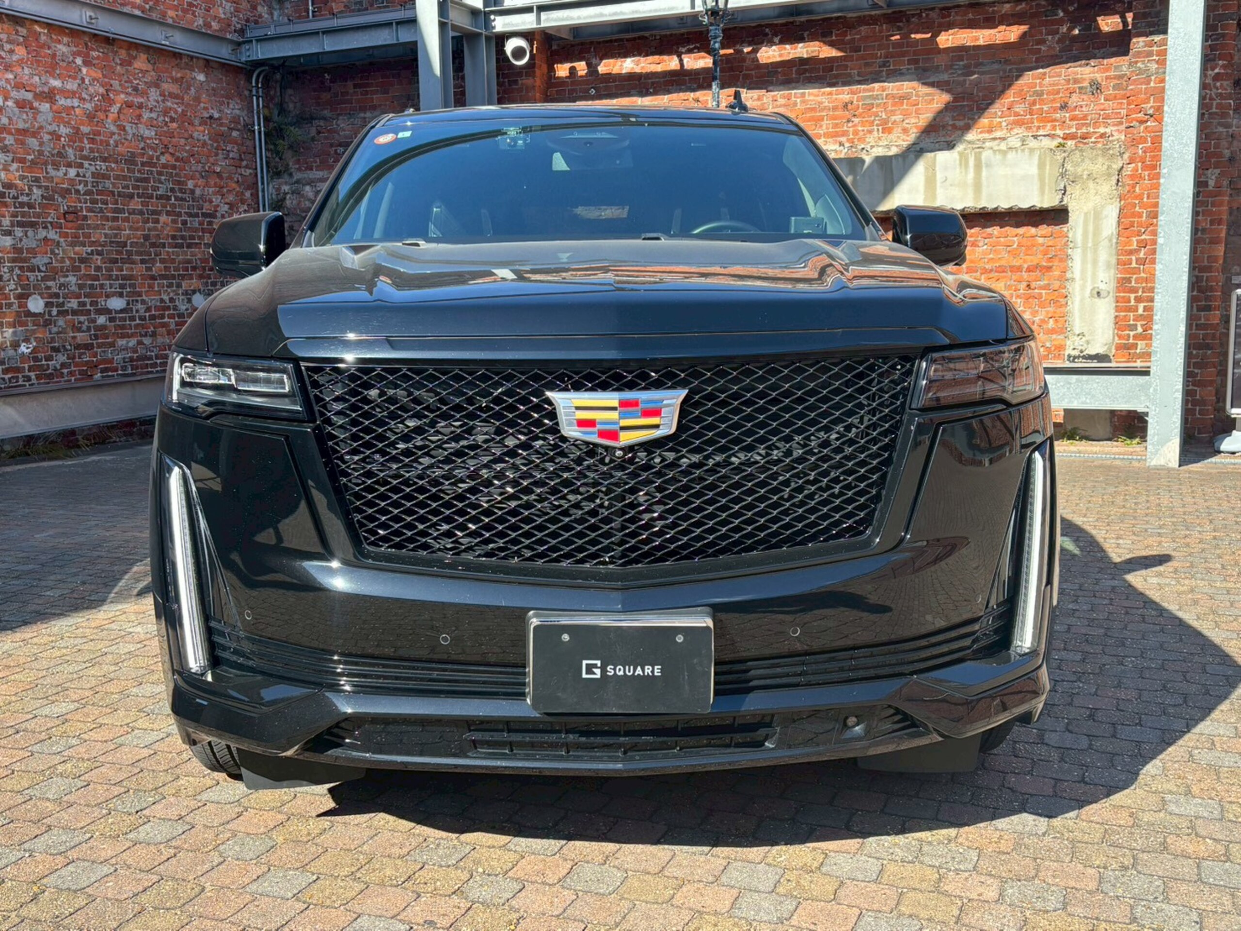 2023 Cadillac Escalade - キャデラック エスカレード スポーツ 4WD ワンオーナー/ブラックレザーシート/サンルーフ/AKGスピーカー/リアモニター/電動サイドステップ/クールボックス/エンハンスナイトビジョン/ヘッドアップディスプレイ/LEDアンビエントライト/360度カメラ/ACC/ETC