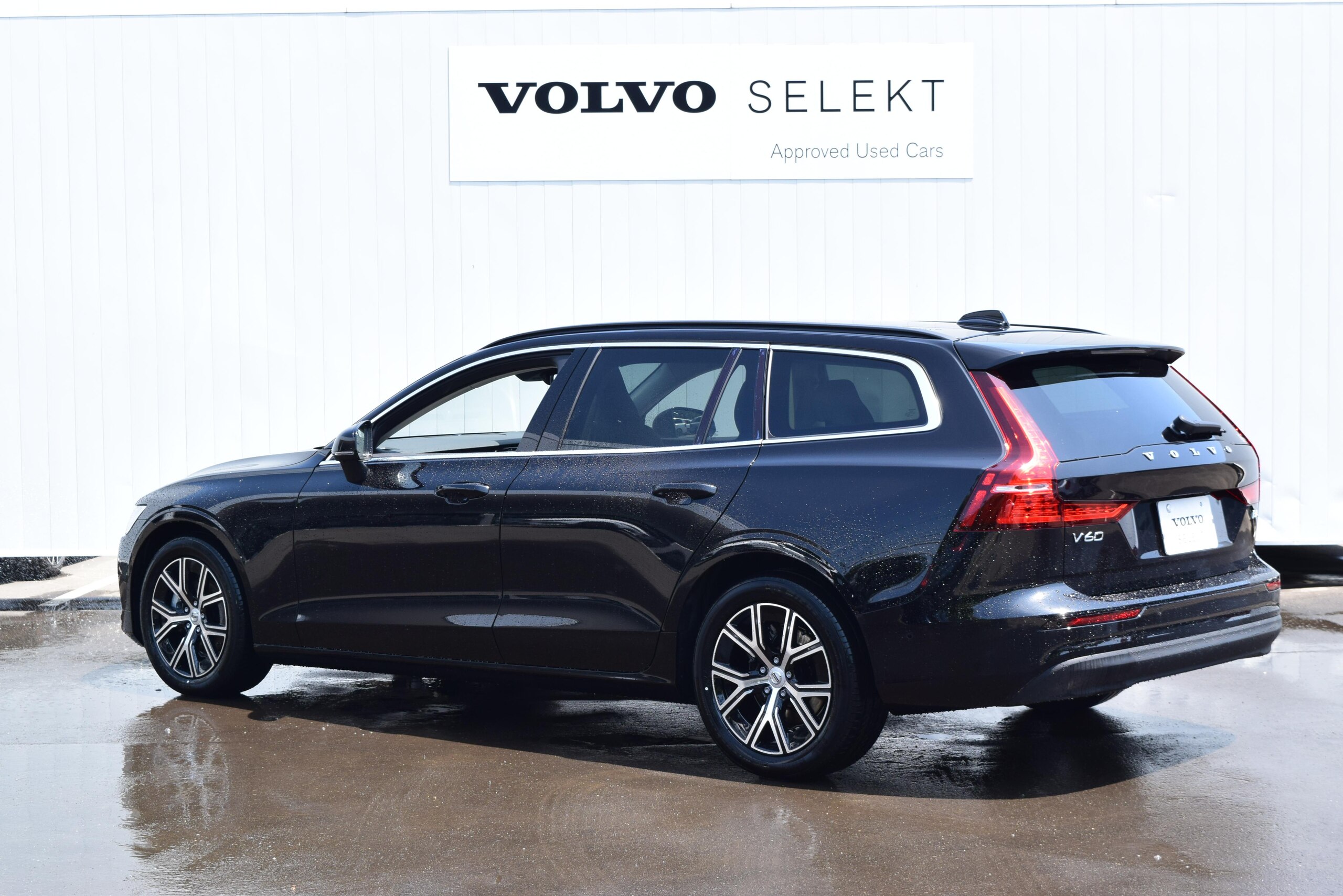 2024 Volvo V60 - 2024 فولفو V60