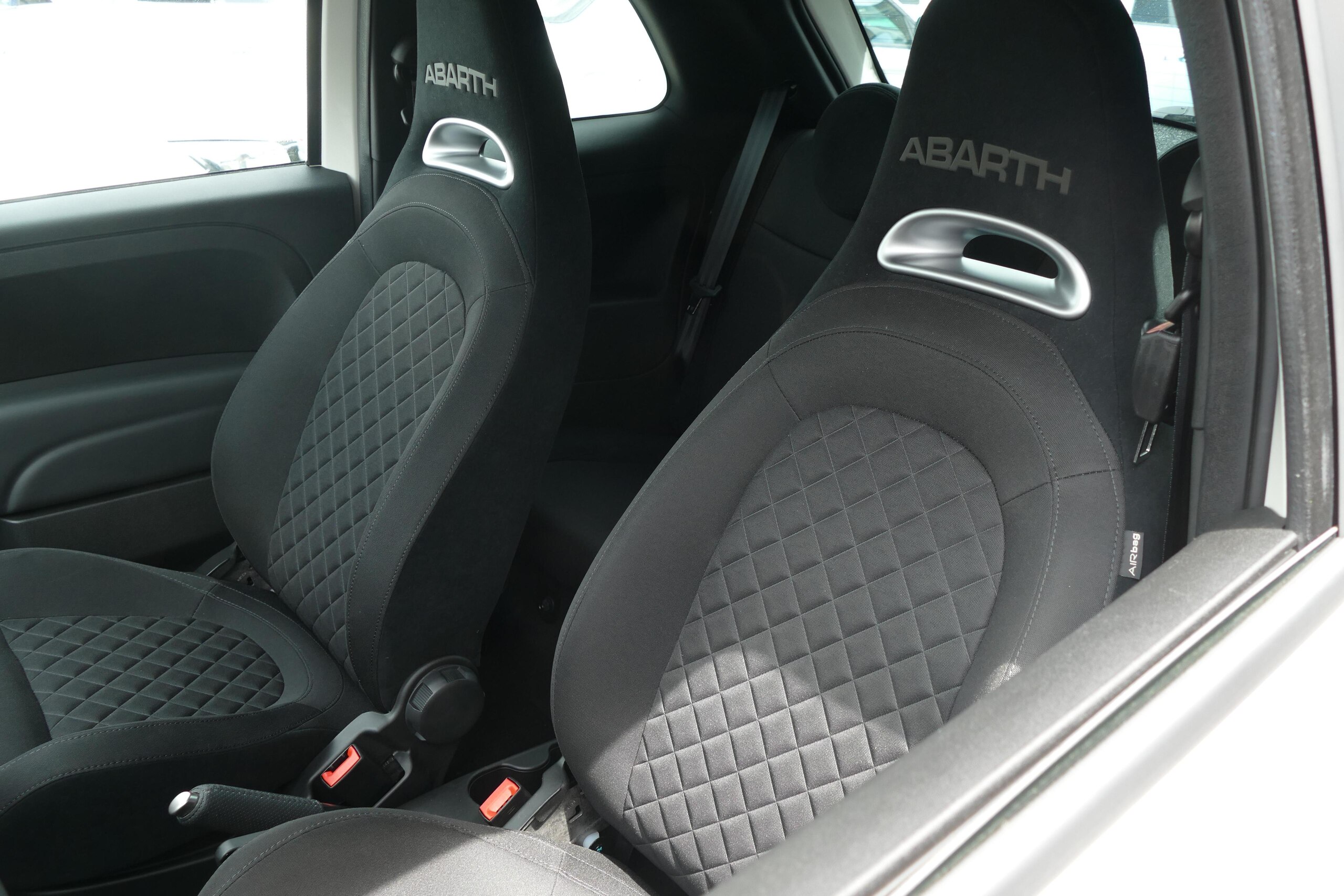 2024 Abarth 595 - アバルト 595 F595 左H 5MT 白
