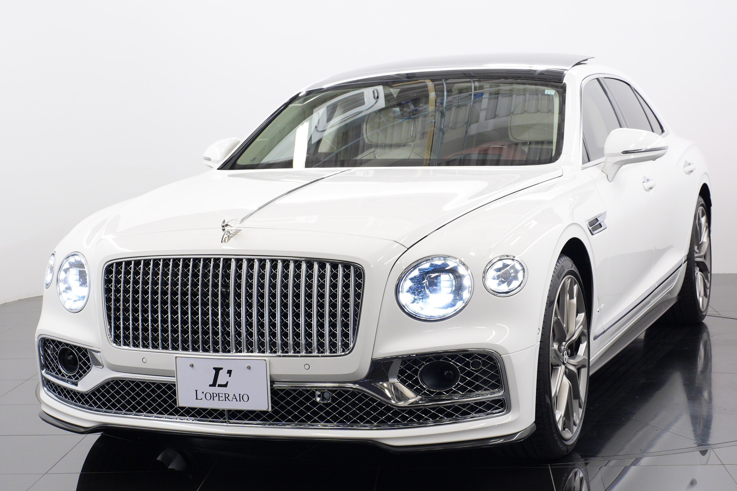 2023 Bentley Flying Spur - ベントレー フライングスパー スピード 4WD 1オーナー OP597 白/ワイン革 スタイリング/ツーリングSPEC イルミラジエーターマスコット ローテーションディスプレイ ダイヤモンドナーリング シートパイピング ステアリングヒーター シティスペック