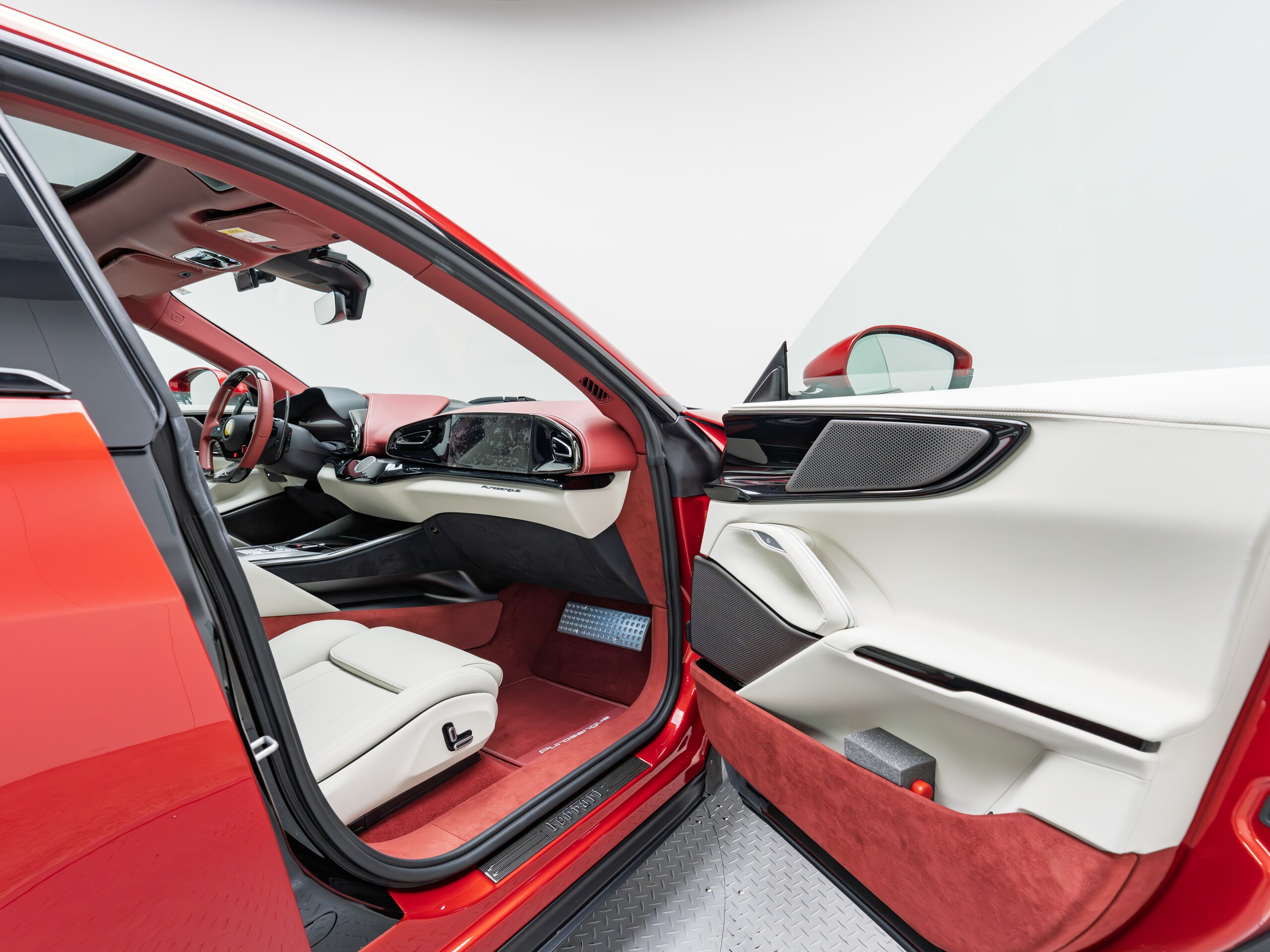2024 Ferrari Purosangue - 2024 فيراري Purosangue
