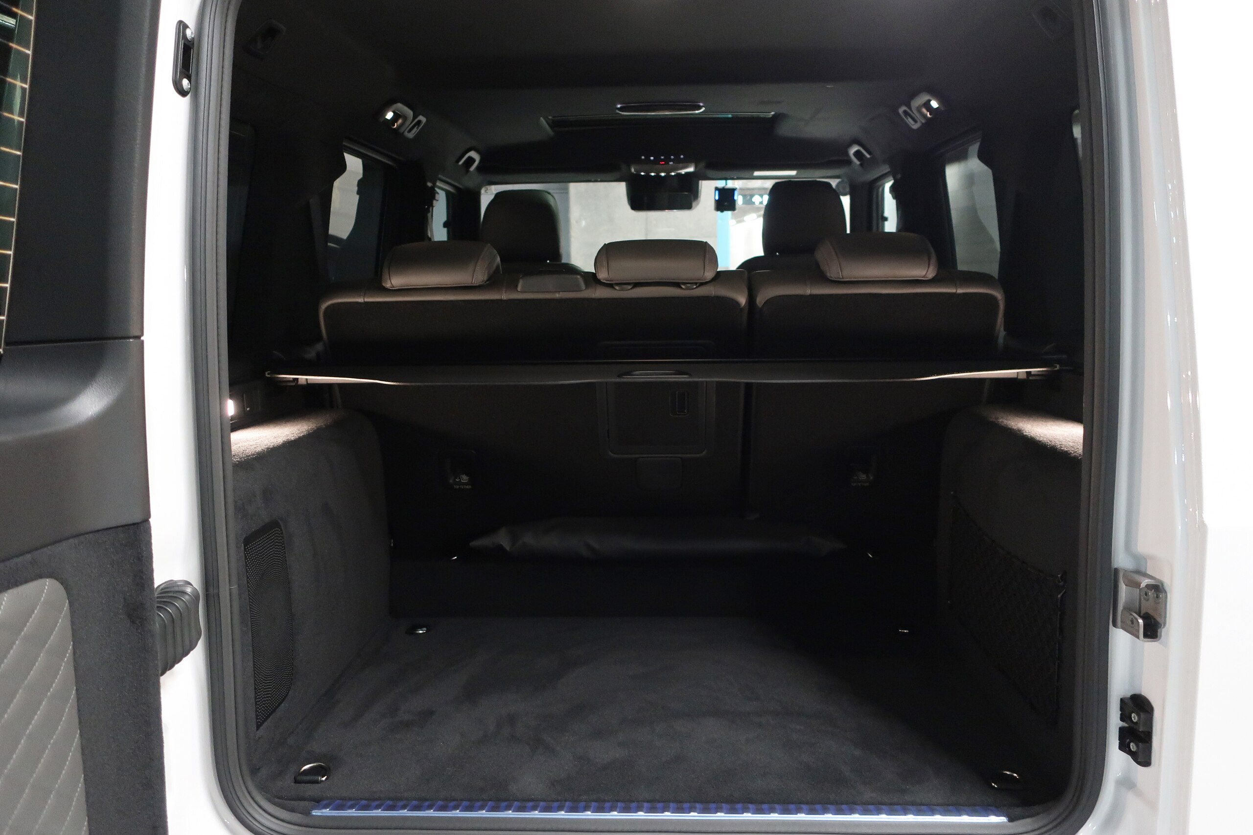 2026 Mercedes-Benz G-Class - メルセデス・ベンツ Gクラス G450d AMGラインパッケージ (ISG) ディーゼルターボ 4WD MP202601 AMG LINE 20AW ナイトPKG ManufakturprogramPlus Fスリーポインテッドスター&Sタイヤマーク& G450dエンブレムグロスブラック opオバリスホワイトM AMGプレミアフロアマット Dレコーダー op436 左H D車