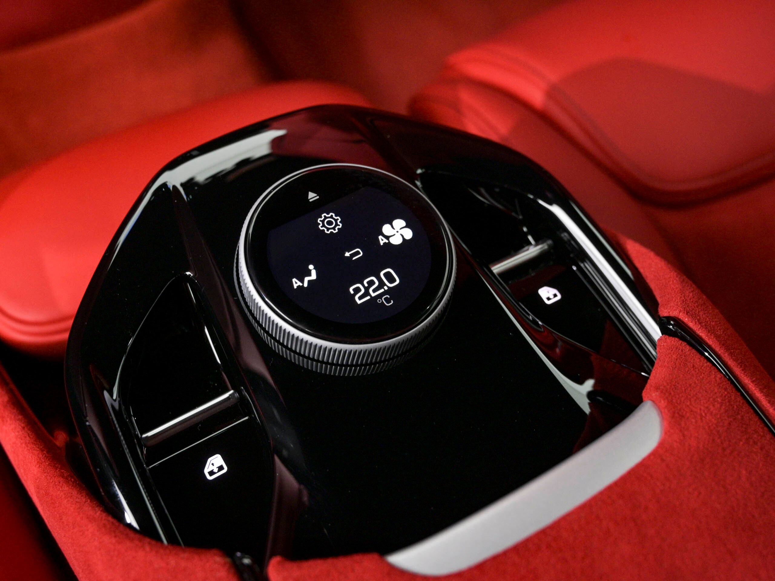 2025 Ferrari Purosangue