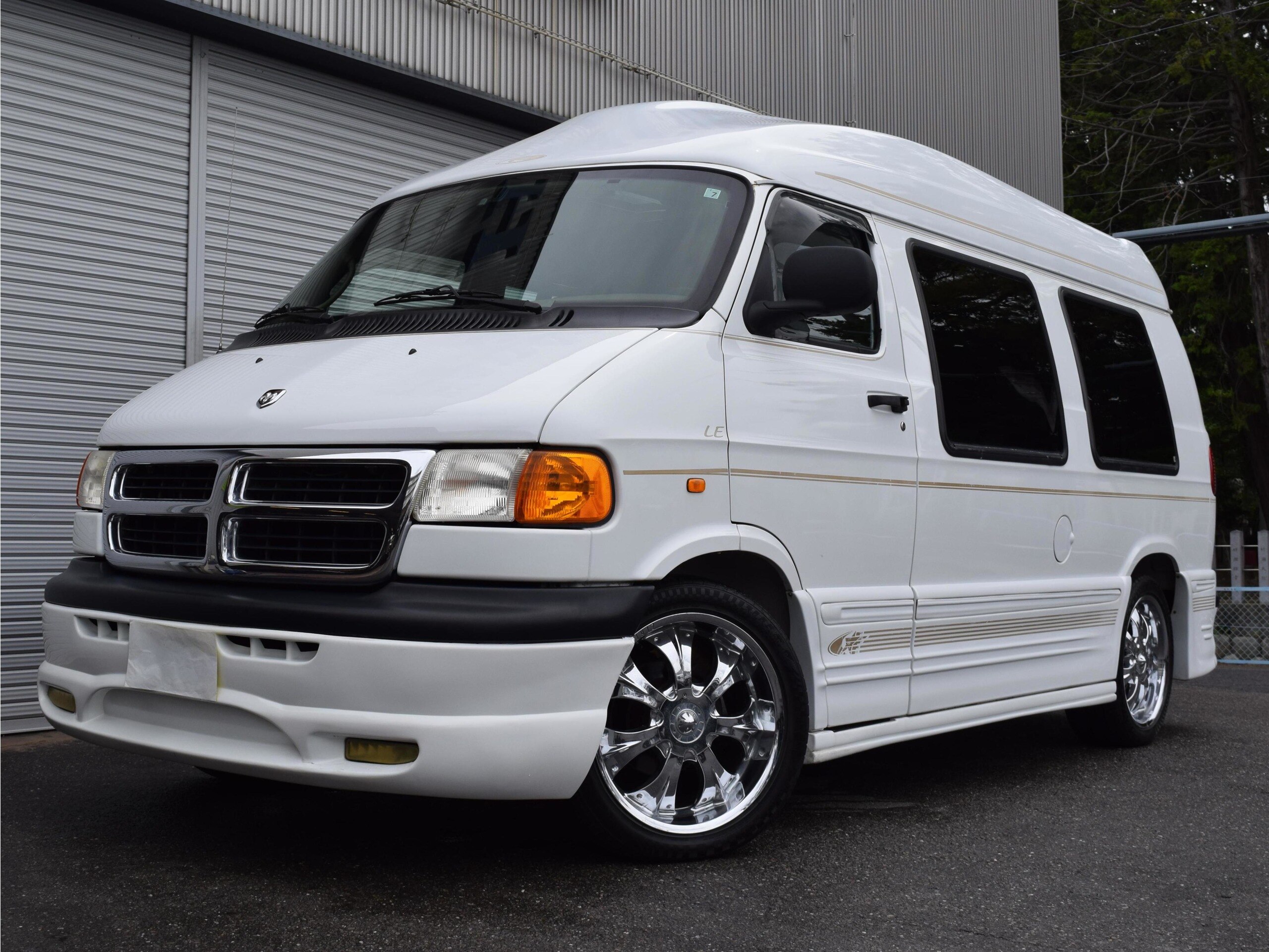 2021 Dodge Ram Van - ダッジ ラムバン スタークラフト 新車並行 ベージュレザーシート ナビフルセグTV B/T対応 バックカメラ 後席液晶TV 3列目電動ベッドシート 2列目回転シート 新品タイヤ4本 キーレス ETC