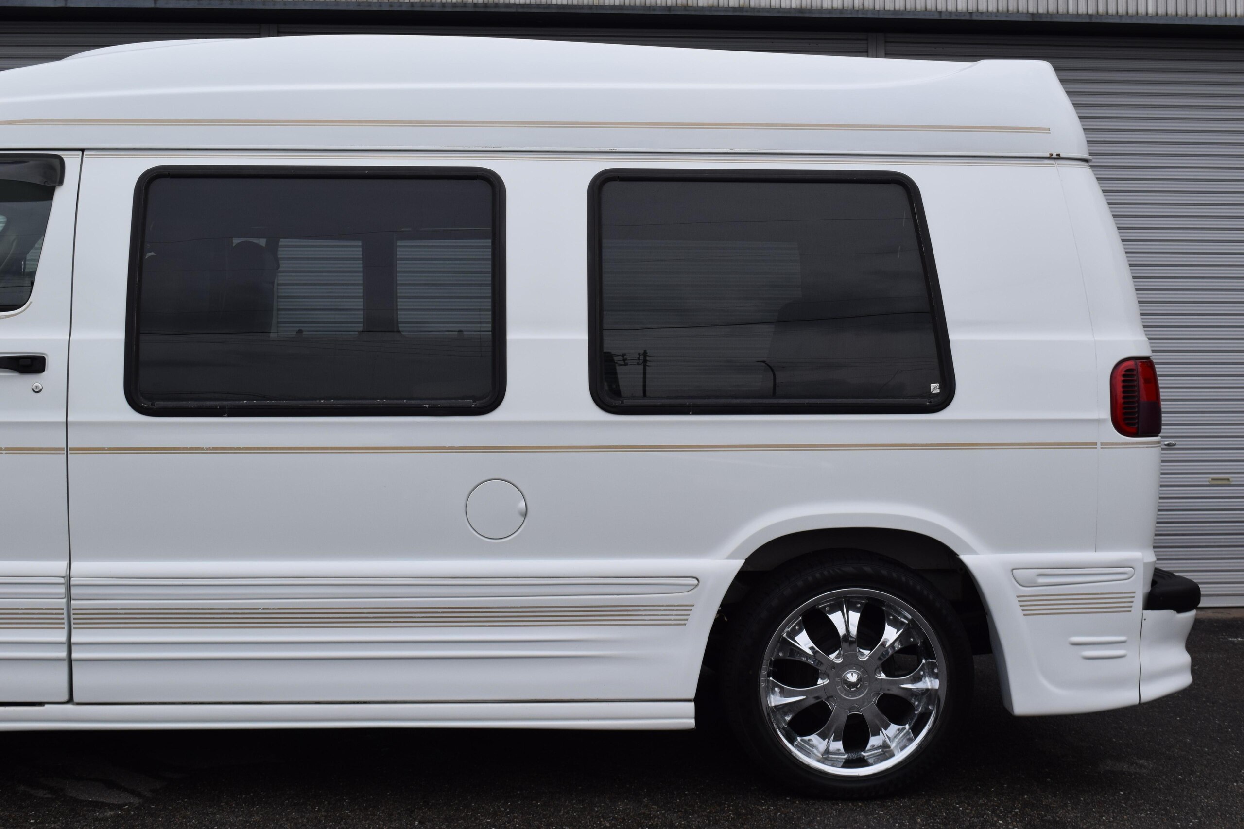 2021 Dodge Ram Van - ダッジ ラムバン スタークラフト 新車並行 ベージュレザーシート ナビフルセグTV B/T対応 バックカメラ 後席液晶TV 3列目電動ベッドシート 2列目回転シート 新品タイヤ4本 キーレス ETC