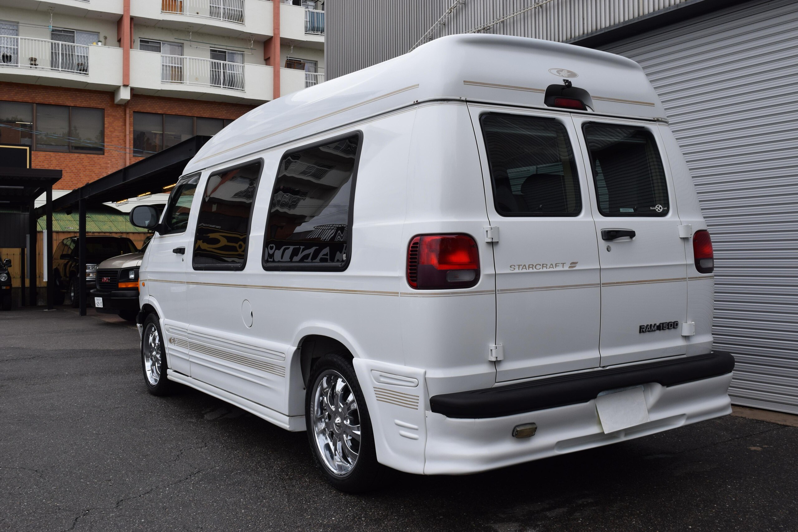 2021 Dodge Ram Van - ダッジ ラムバン スタークラフト 新車並行 ベージュレザーシート ナビフルセグTV B/T対応 バックカメラ 後席液晶TV 3列目電動ベッドシート 2列目回転シート 新品タイヤ4本 キーレス ETC