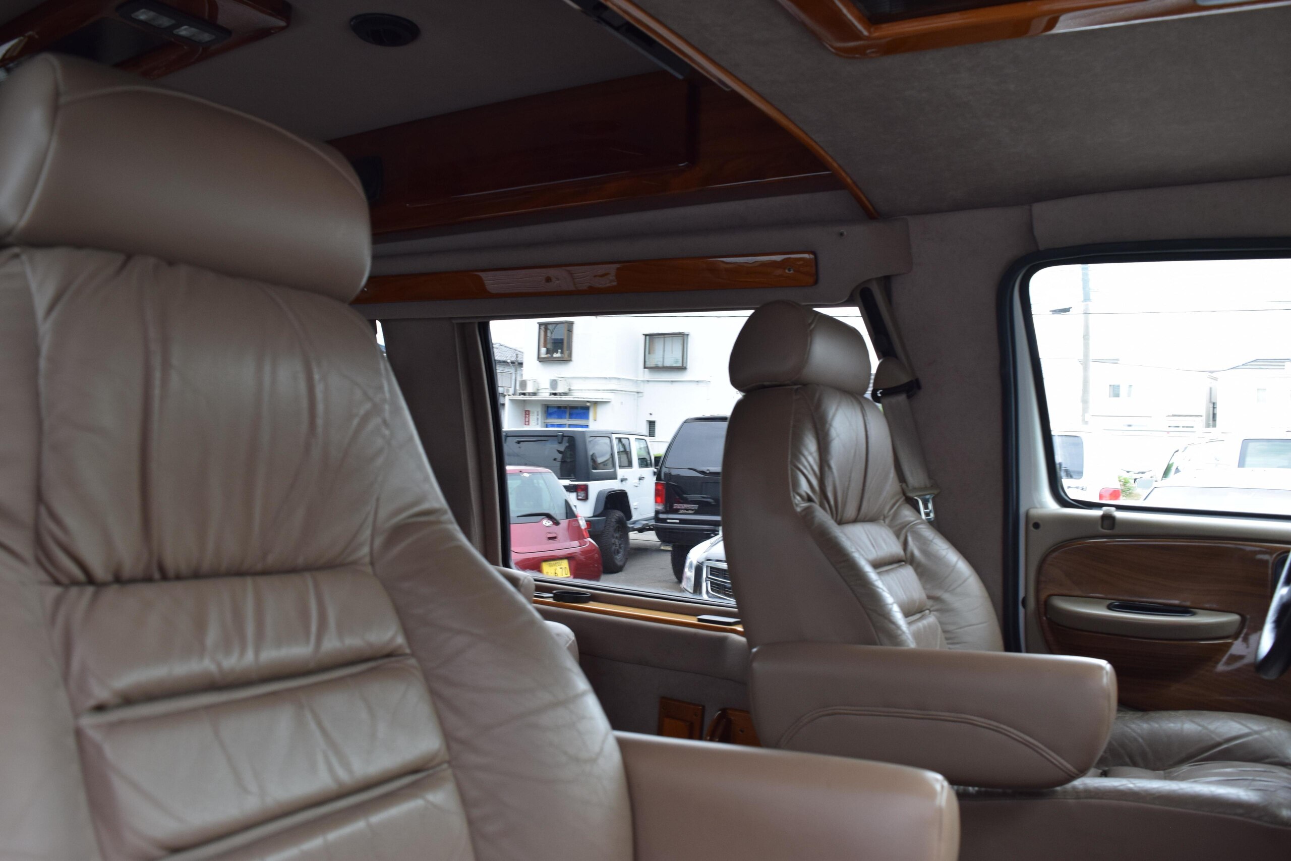 2021 Dodge Ram Van - ダッジ ラムバン スタークラフト 新車並行 ベージュレザーシート ナビフルセグTV B/T対応 バックカメラ 後席液晶TV 3列目電動ベッドシート 2列目回転シート 新品タイヤ4本 キーレス ETC