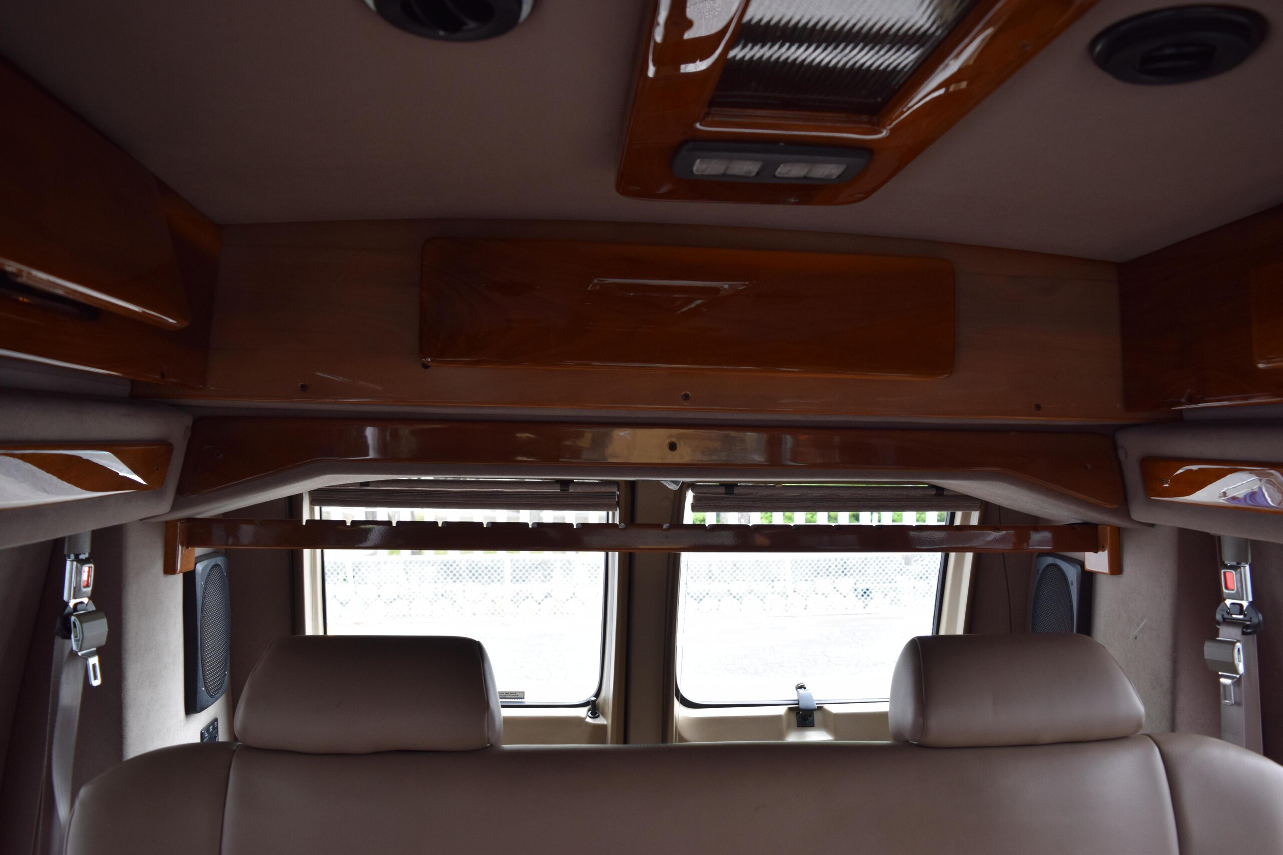 2021 Dodge Ram Van - ダッジ ラムバン スタークラフト 新車並行 ベージュレザーシート ナビフルセグTV B/T対応 バックカメラ 後席液晶TV 3列目電動ベッドシート 2列目回転シート 新品タイヤ4本 キーレス ETC