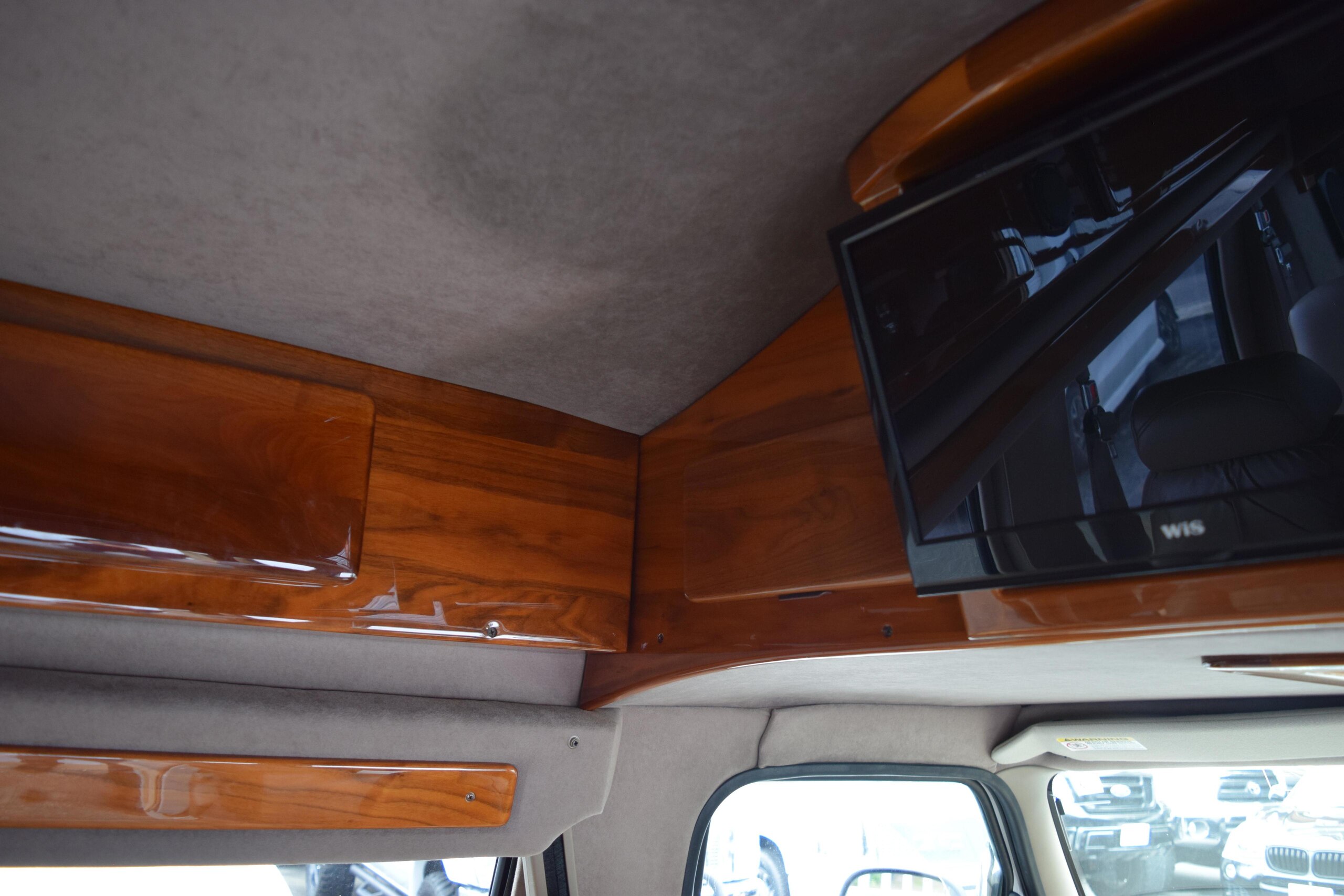 2021 Dodge Ram Van - ダッジ ラムバン スタークラフト 新車並行 ベージュレザーシート ナビフルセグTV B/T対応 バックカメラ 後席液晶TV 3列目電動ベッドシート 2列目回転シート 新品タイヤ4本 キーレス ETC