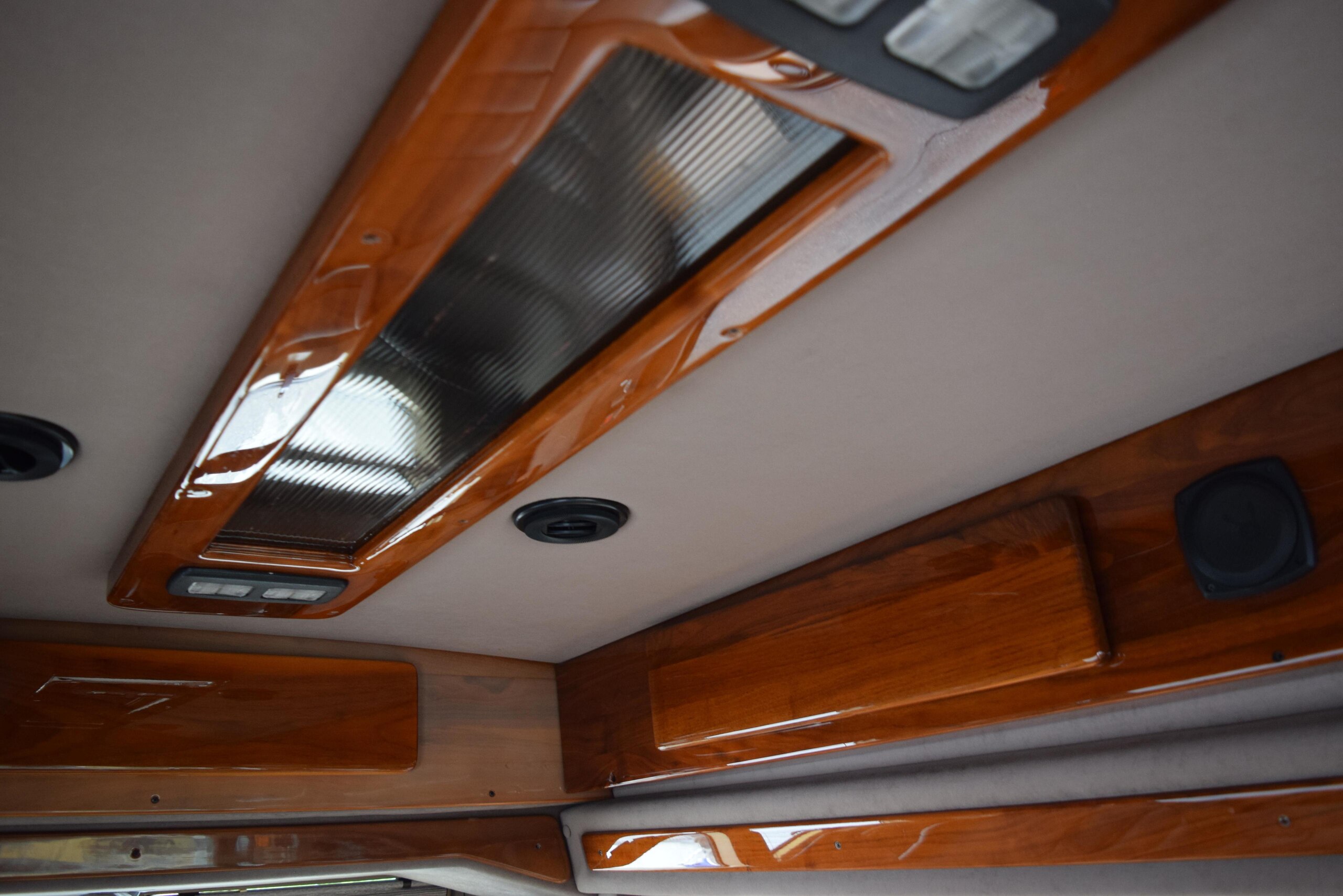 2021 Dodge Ram Van - ダッジ ラムバン スタークラフト 新車並行 ベージュレザーシート ナビフルセグTV B/T対応 バックカメラ 後席液晶TV 3列目電動ベッドシート 2列目回転シート 新品タイヤ4本 キーレス ETC
