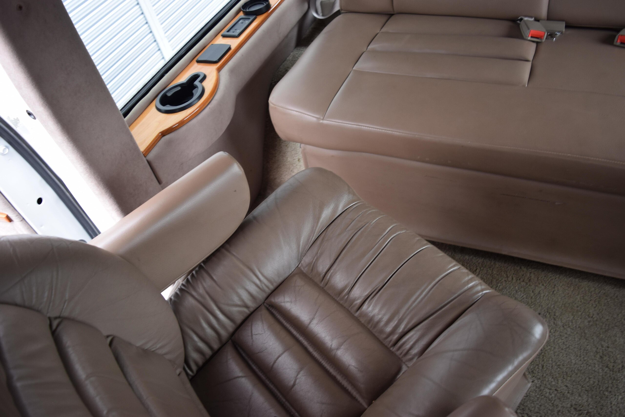 2021 Dodge Ram Van - ダッジ ラムバン スタークラフト 新車並行 ベージュレザーシート ナビフルセグTV B/T対応 バックカメラ 後席液晶TV 3列目電動ベッドシート 2列目回転シート 新品タイヤ4本 キーレス ETC