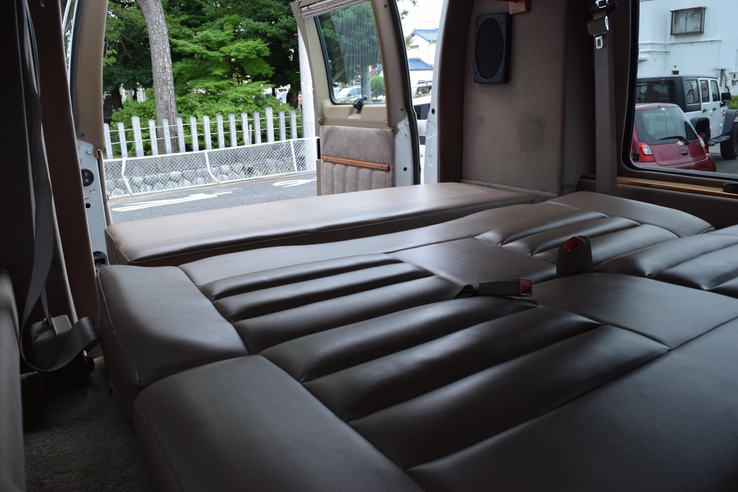 2021 Dodge Ram Van - ダッジ ラムバン スタークラフト 新車並行 ベージュレザーシート ナビフルセグTV B/T対応 バックカメラ 後席液晶TV 3列目電動ベッドシート 2列目回転シート 新品タイヤ4本 キーレス ETC