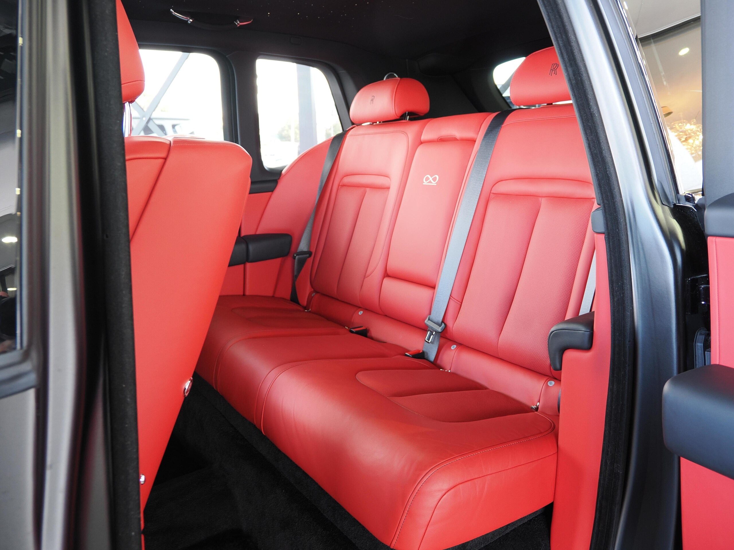 2021 Rolls-Royce Black Badge Cullinan - 2021 رولز رويس Black Badge Cullinan