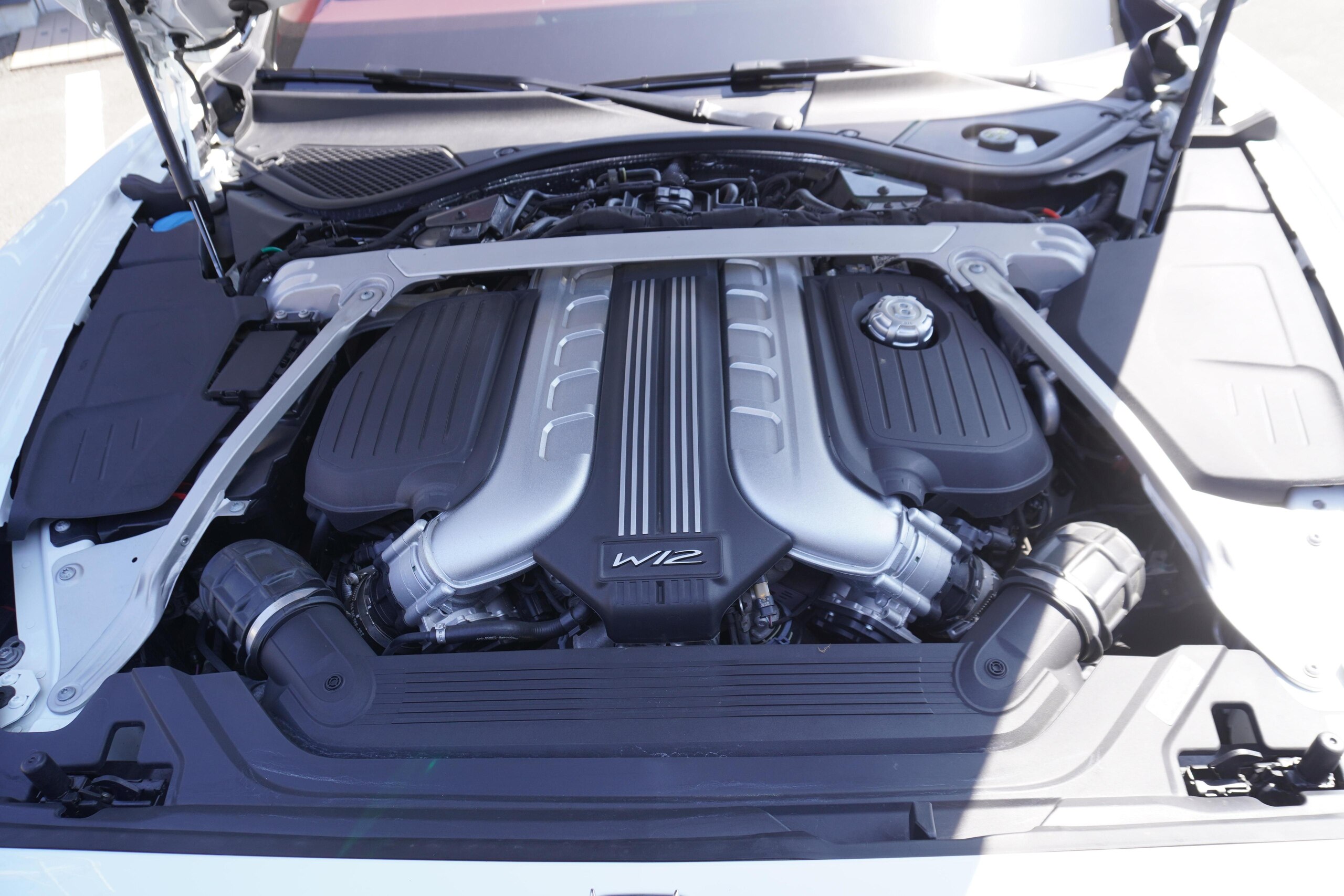 2021 Bentley Flying Spur - ベントレー フライングスパー 6.0 4WD マリナードライビングスペック OPペイント(アークティカホワイト) ムードライティングスペック フライングBラジエターマスコット 22インチポリッシュホイール ローディングディスプレイ