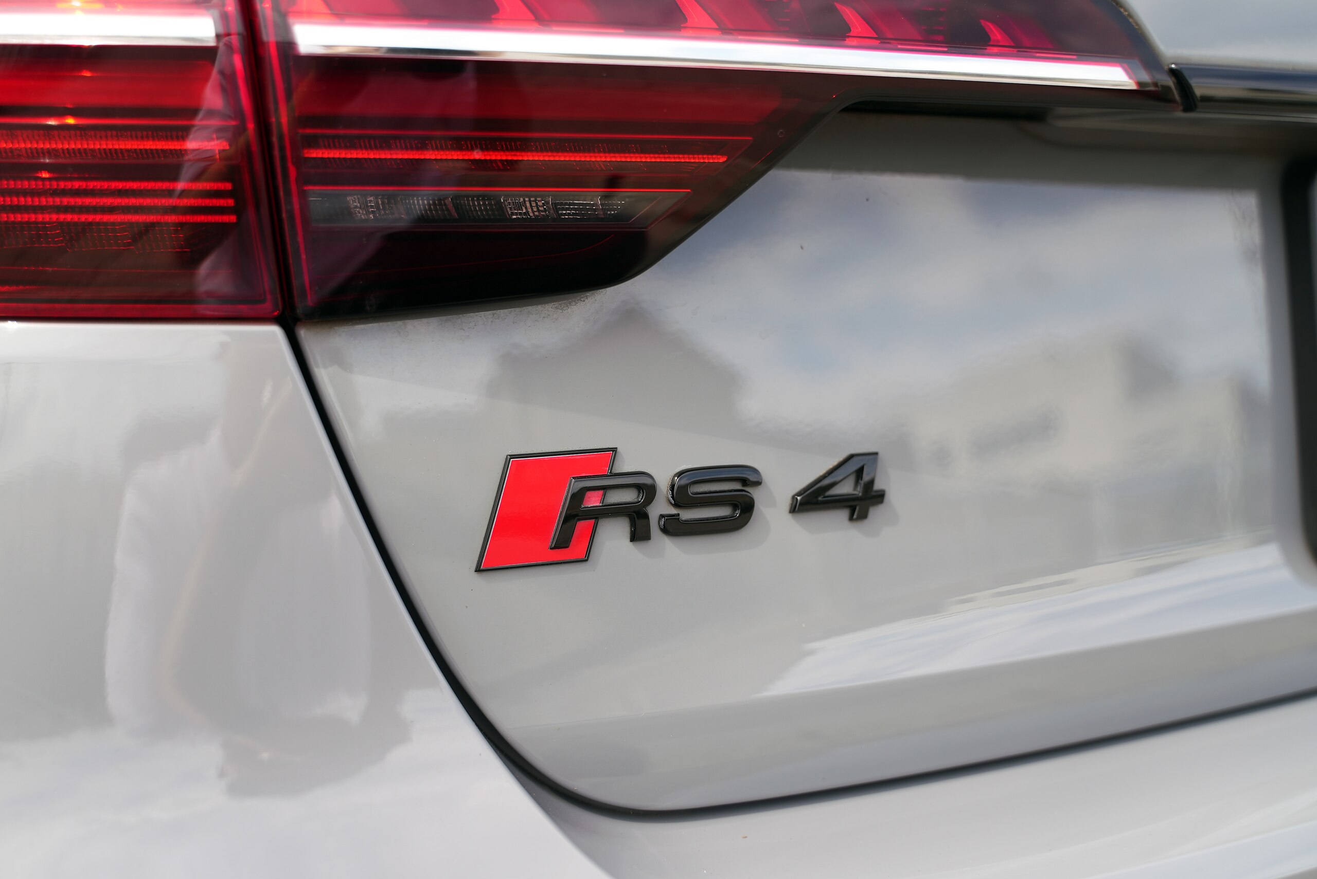 2021 Audi RS4 Avant - 2021 أودي RS4 Avant