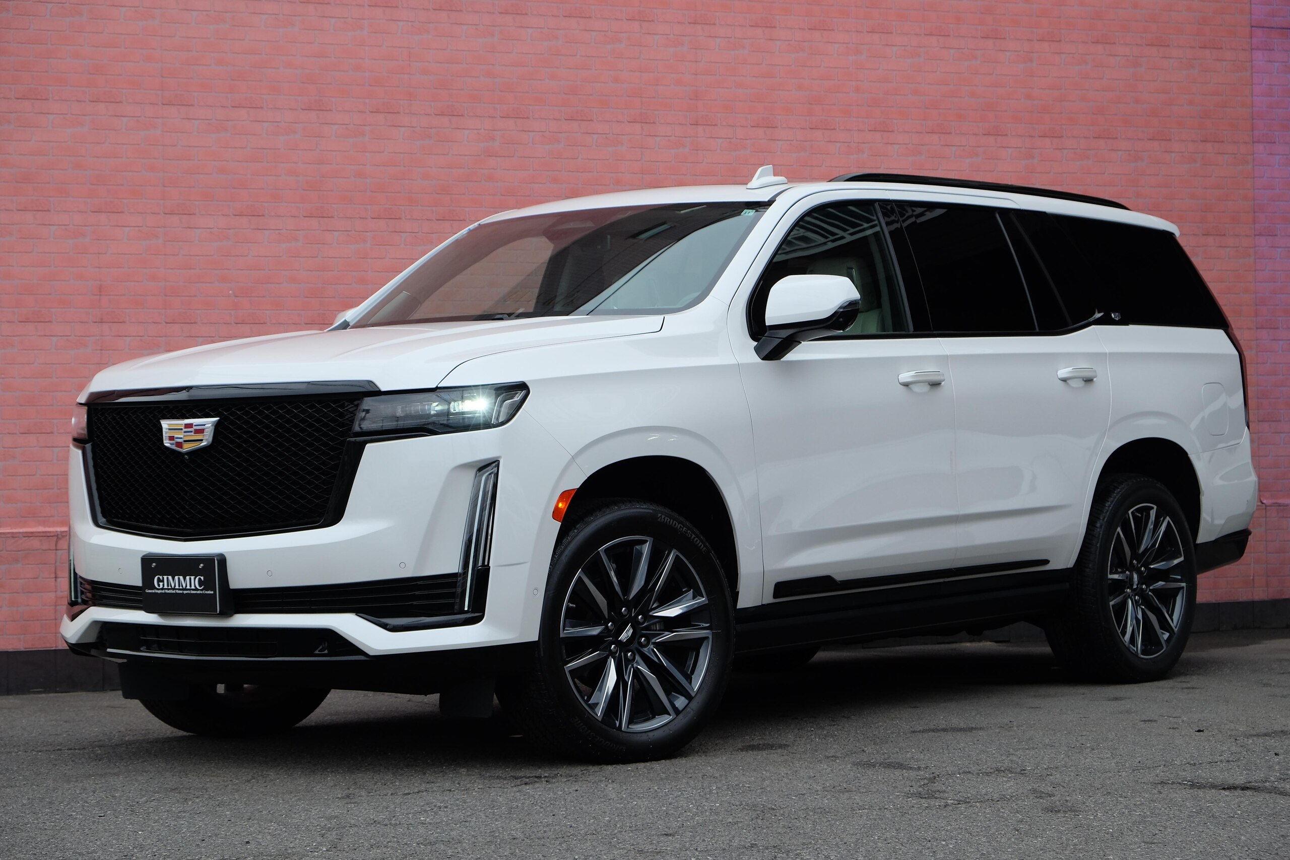 2021 Cadillac Escalade - キャデラック エスカレード スポーツ 4WD 正規D車/ウィスパーベージュIN/電動サイドステップ/ナイトビジョン/クーラーコンソール/リアエンター/AKGサウンド/パノラマSR/ソフトクローズドア/HUD/カープレイ/38インチOLEDディスプレイ/22AW/電動Rゲート/AWD