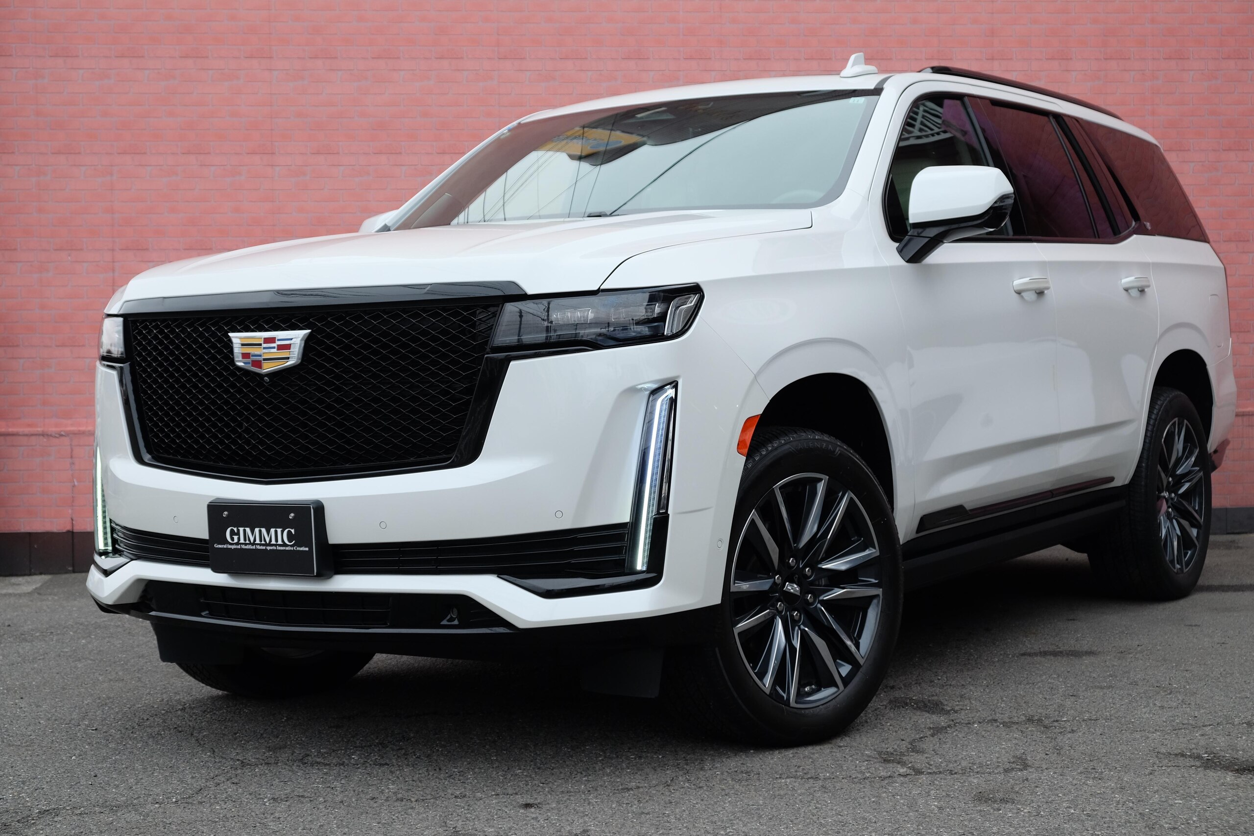 2021 Cadillac Escalade - キャデラック エスカレード スポーツ 4WD 正規D車/ウィスパーベージュIN/電動サイドステップ/ナイトビジョン/クーラーコンソール/リアエンター/AKGサウンド/パノラマSR/ソフトクローズドア/HUD/カープレイ/38インチOLEDディスプレイ/22AW/電動Rゲート/AWD