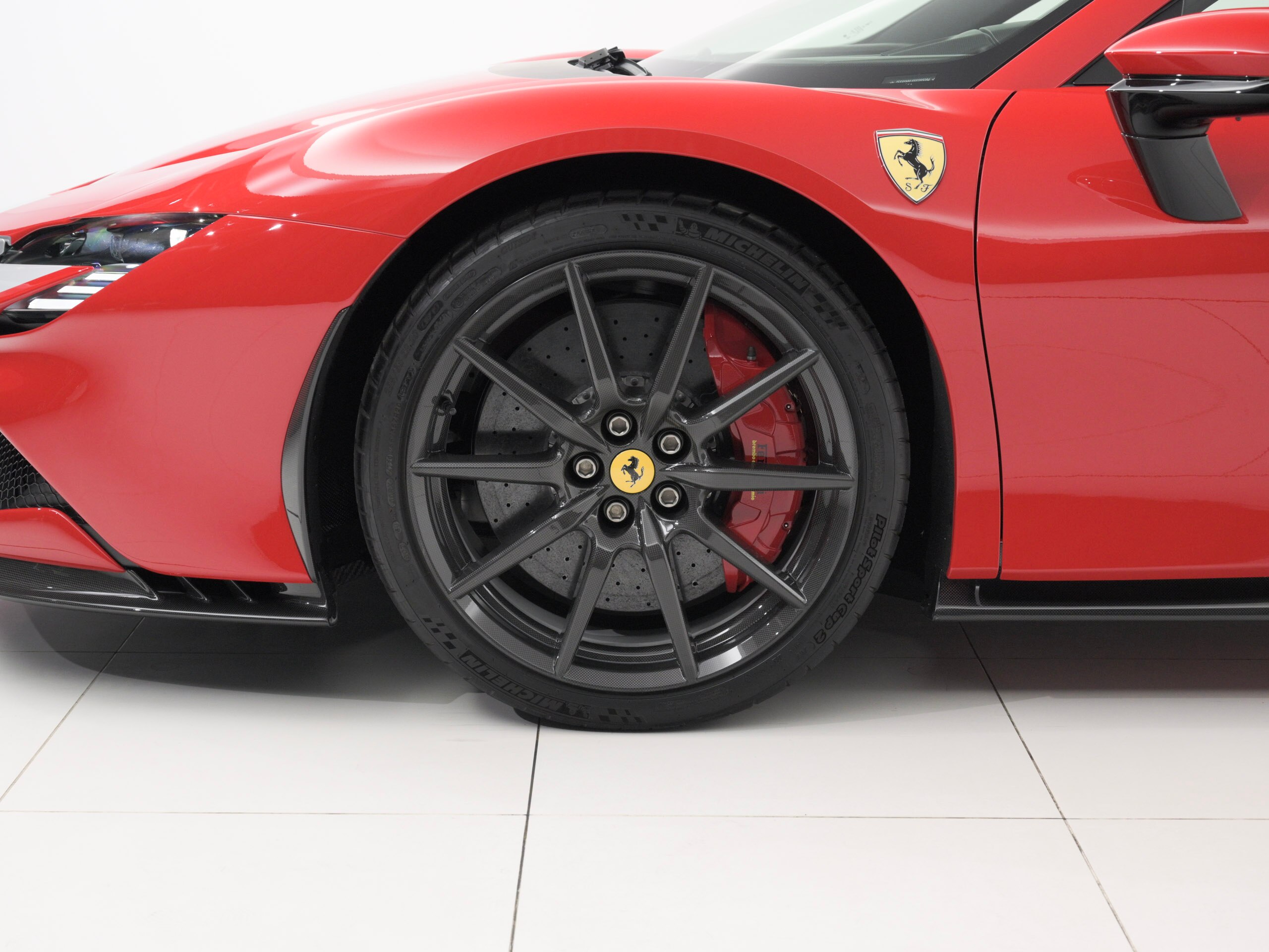 2021 Ferrari SF90 Stradale - フェラーリ SF90ストラダーレ アセット フィオラノ F1 DCT E4WD 左H Assetto Fiorano カーボン製ホイール カーボン製レーシングシート Rossoステッチ カラードインナーディティール(Nero)