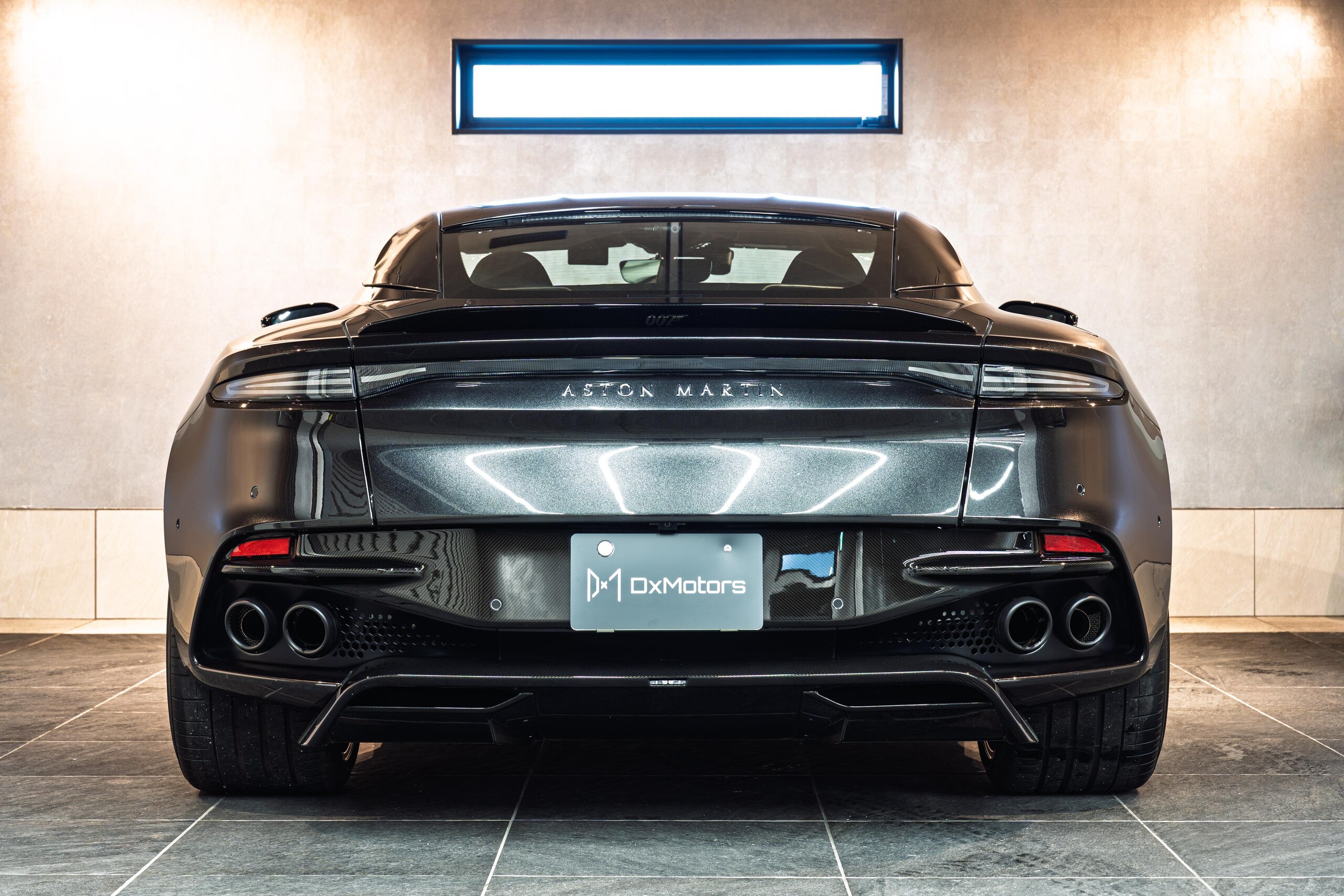 2021 Aston Martin DBS Superleggera - アストンマーティン DBSスーパーレッジェーラ 5.2 007エディション 世界25台限定 007専用オプション ブラックティンテッド・カーボンファイバー・エクステリアパック 21インチYスポークグロスブラックダイヤモンドAW アンダーボンネットジュエリーゴールド