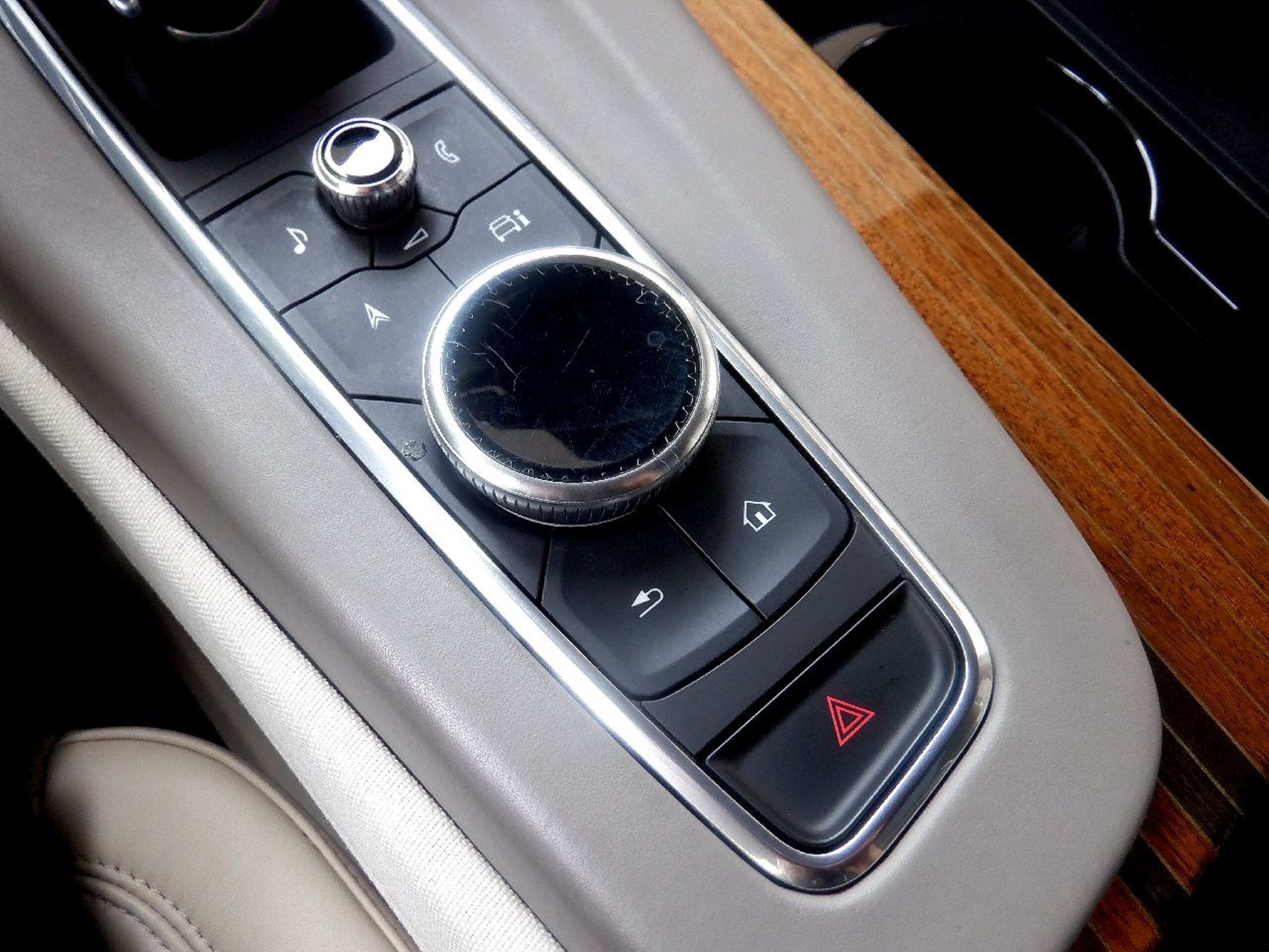 2021 Cadillac Escalade - 2021 كاديلاك Escalade