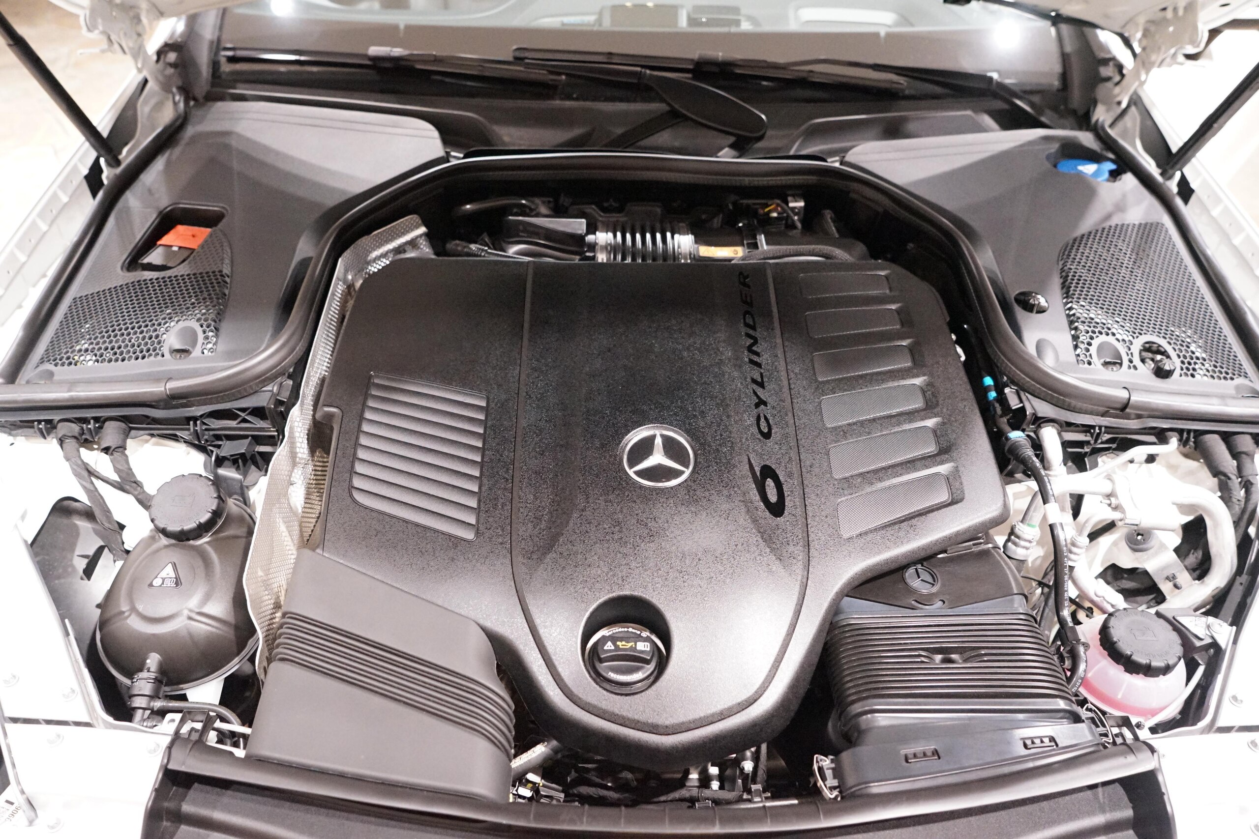 2021 Mercedes-Benz E-Class Cabriolet - 2021 مرسيدس بنز E-Class Cabriolet