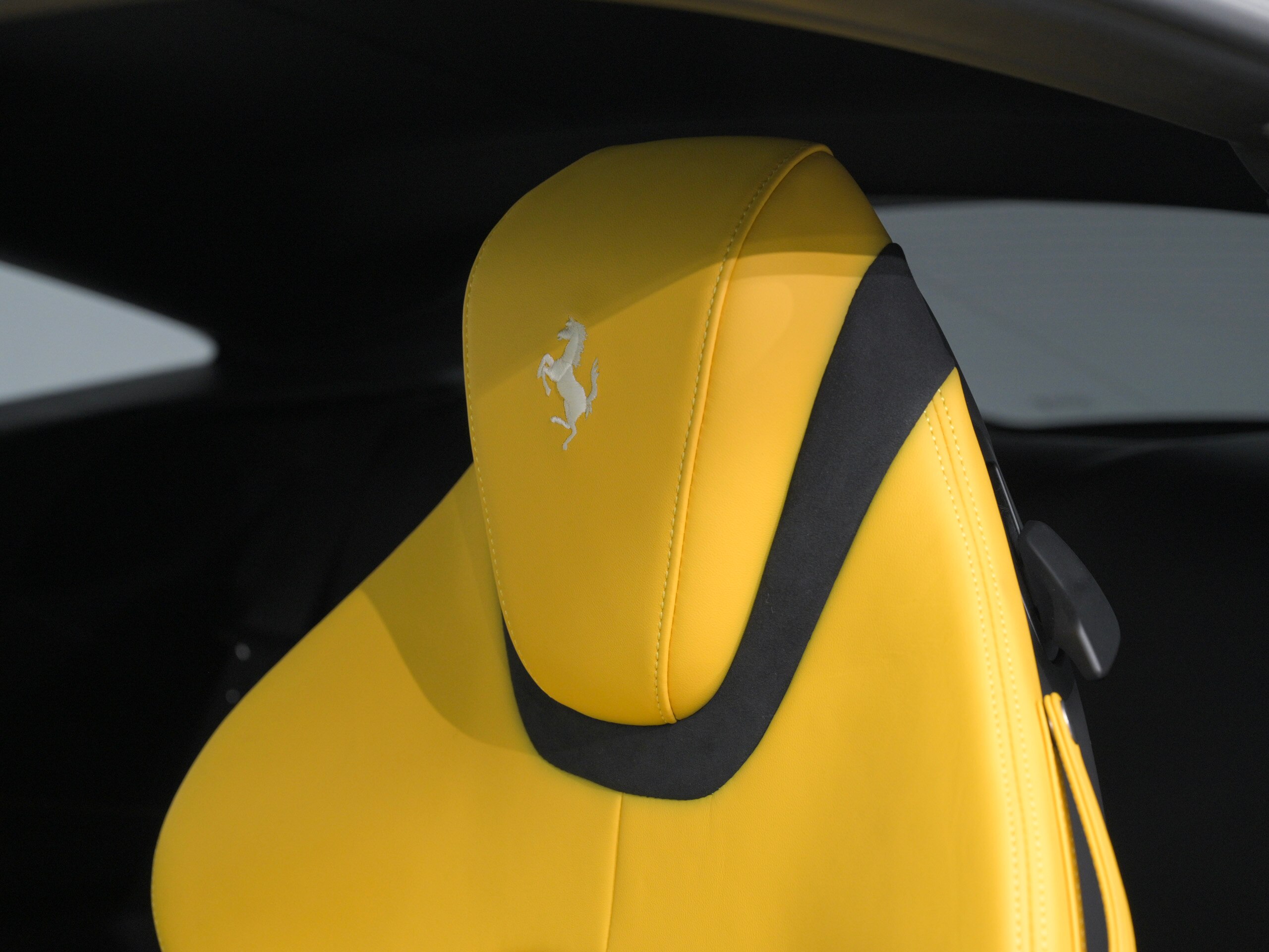2021 Ferrari Roma - 2021 فيراري Roma