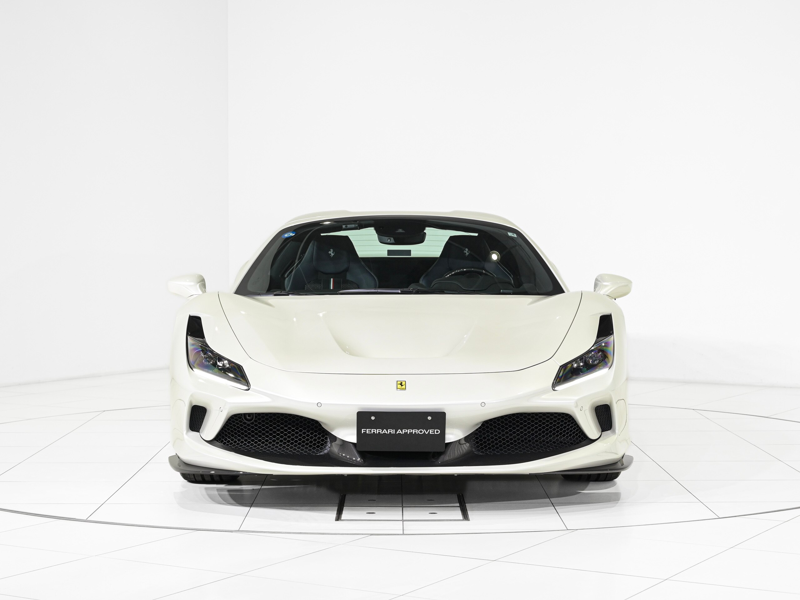 2021 Ferrari F8Spider - フェラーリ F8スパイダー F1 DCT LED付カーボンファイバー製ドライバー・ゾーン コルサカーボンファイバーレーシングシート 20インチ・クローム仕上・鍛造スポーツホイール カーボンファイバー製アウターシルカバー