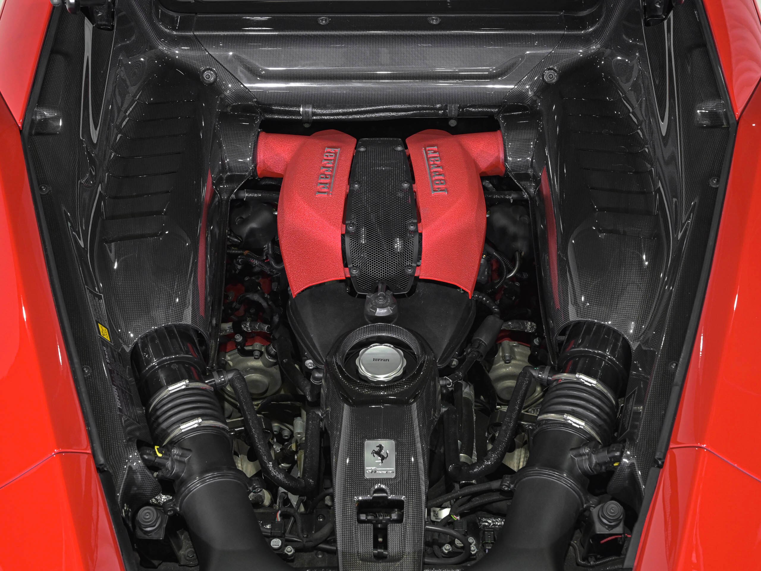 2021 Ferrari F8 Tributo - フェラーリ F8トリブート F1 DCT LED付カーボンファイバー製ドライバーゾーン カーボンファイバー製センターコンソール カーボンファイバー製インナードアハンドル カーボンファイバー製レーシングシート