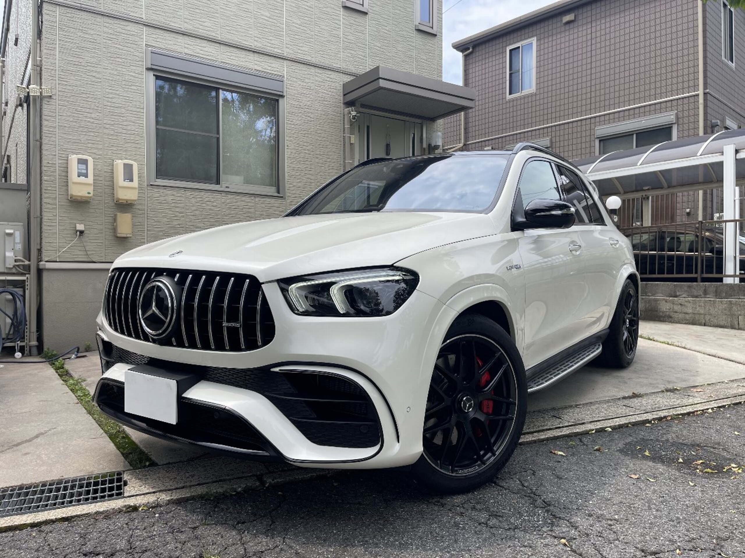2021 Mercedes-AMG GLE - メルセデスＡＭＧ GLE 63 S 4マチックプラス (ISG搭載モデル) 4WD 左ハンドル AMGカーボンインテリアパッケージ ISG搭載車 Burmesterハイエンドオーディオ AMG鍛造22インチAW パノラマルーフ 前後ドライブレコーダー 社外レーダー タイヤ4本新品