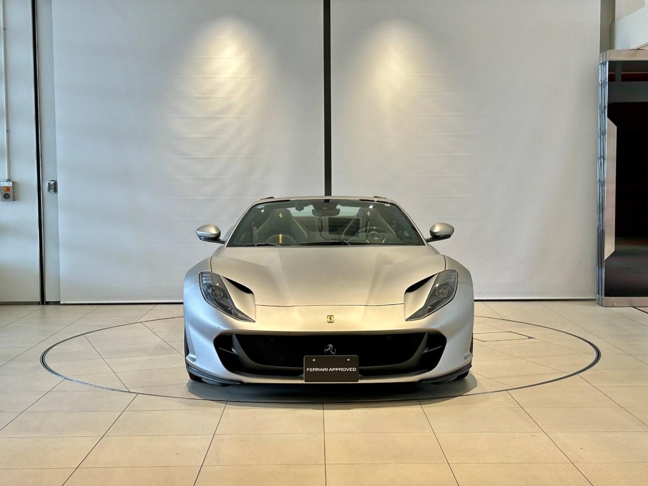 2022 بي إم دبليو 8 Series