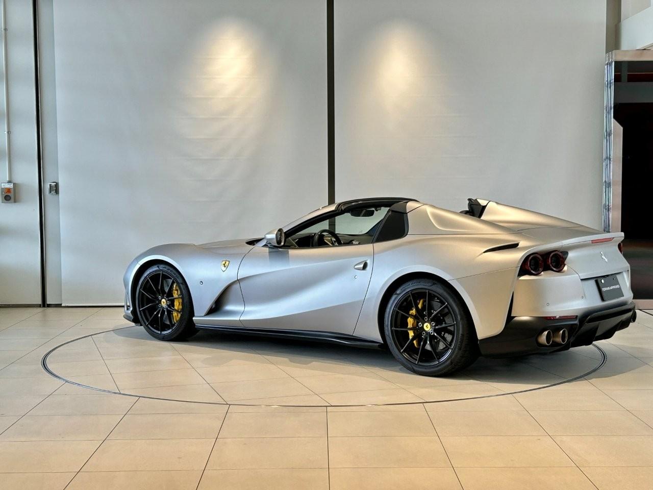 2022 بي إم دبليو 8 Series