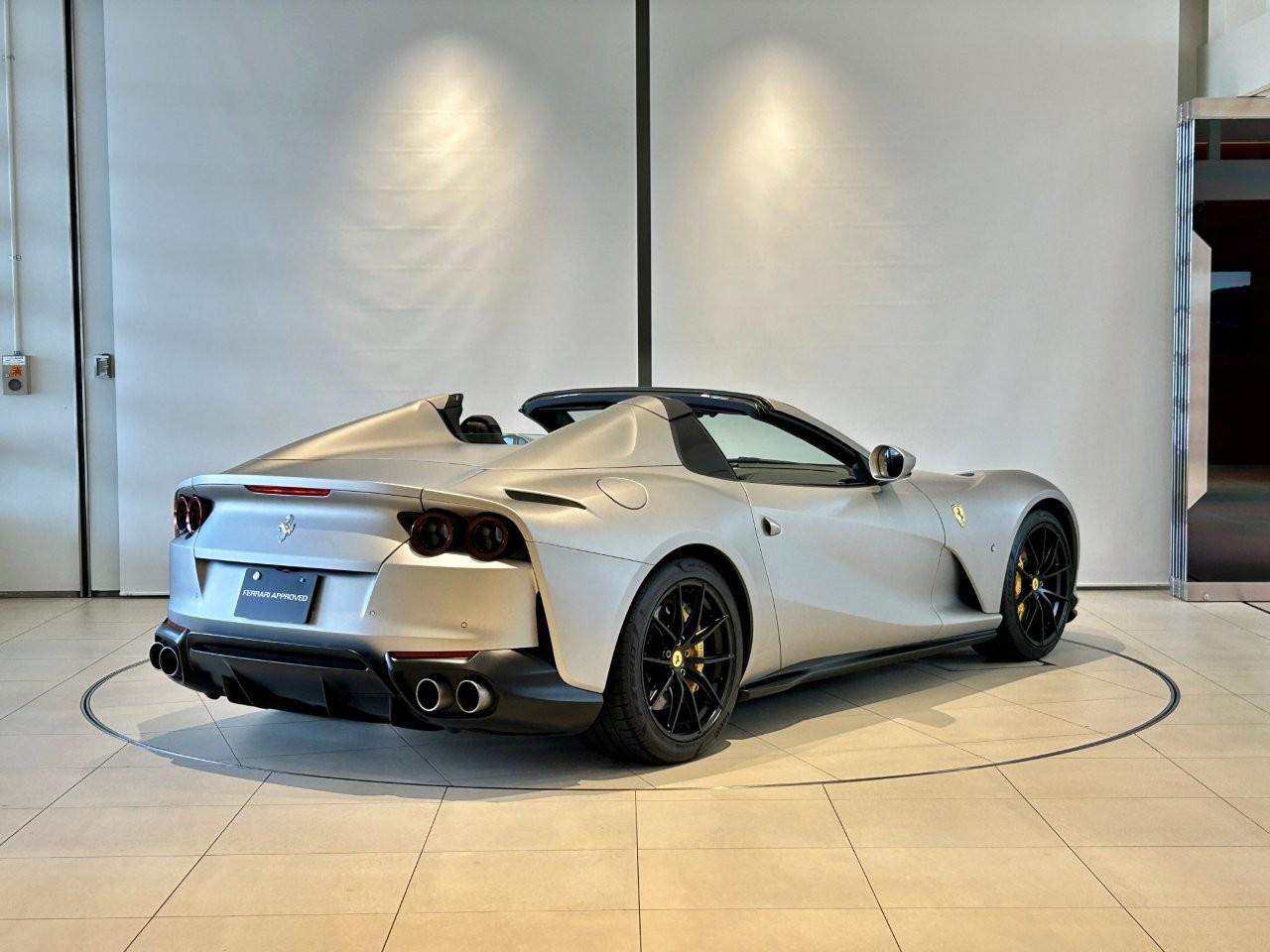 2022 بي إم دبليو 8 Series