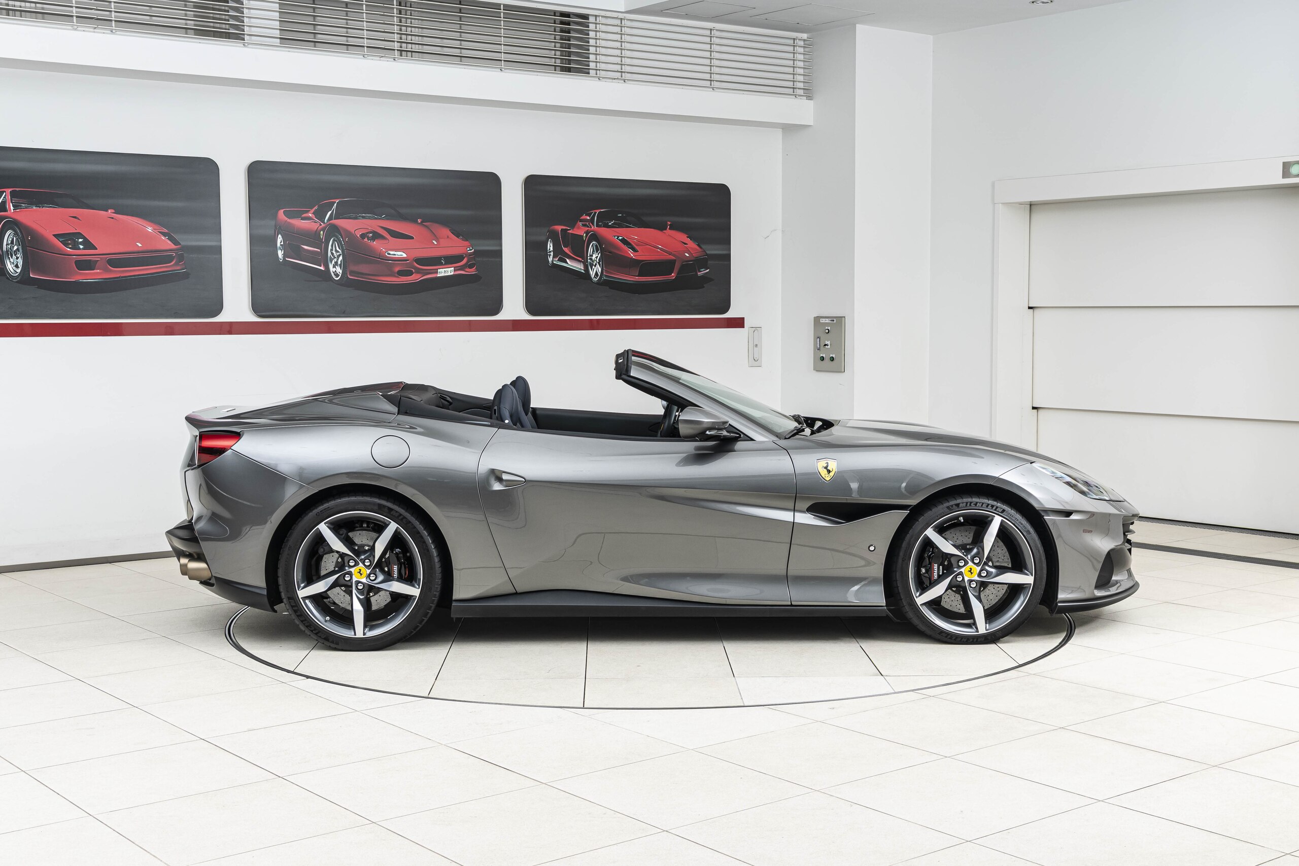 2021 Ferrari PortofinoM - フェラーリ ポルトフィーノM F1 DCT Grigio Ferro MET Blu Sterling コンプリートADASパックデュアルモードMagneRideサスペンション フル電動ベンチレーテッドフロントシート プレミアム Hi-Fi システム サラウンドビュー 助手席側ディスプレイ