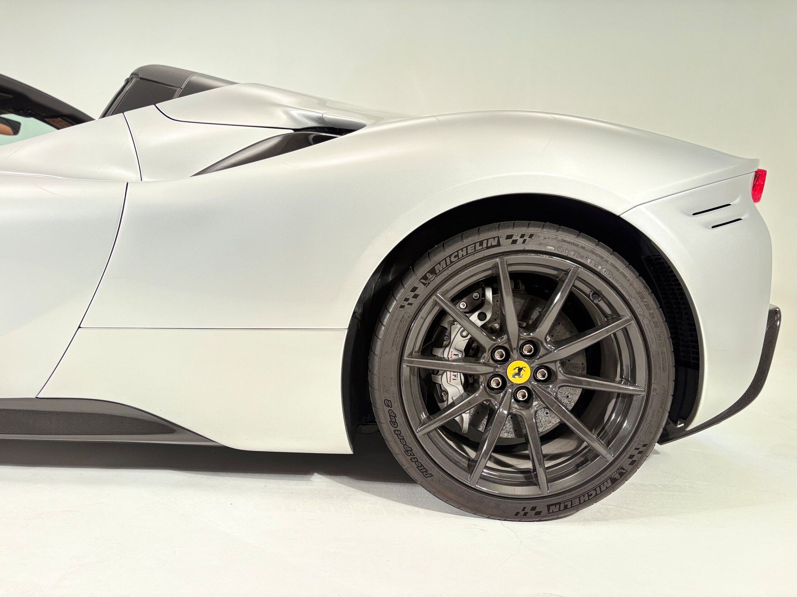 2021 Ferrari SF90Spider - フェラーリ SF90スパイダー F1 DCT E4WD