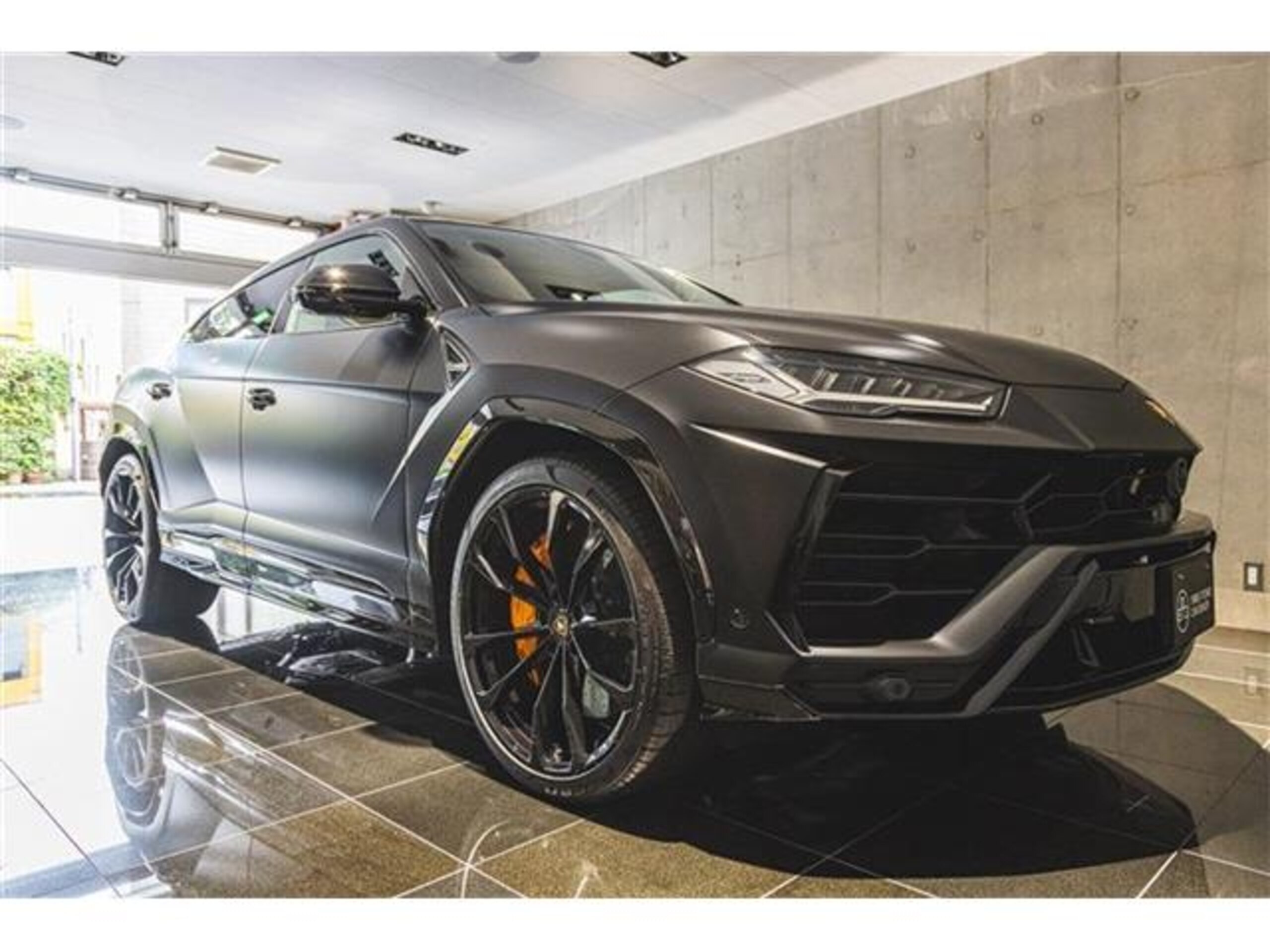 2021 Lamborghini Urus - ランボルギーニ ウルス 4.0 4WD Nero Noctis Matt/Sportivo Leather/ INTERIOR BASE COLOR: Nero Ade/INTERIOR SECOND COLOR: Arancio Leonis/Stitching - Inverted stitching/Q-citura with leather/Rear bench in artificial leather