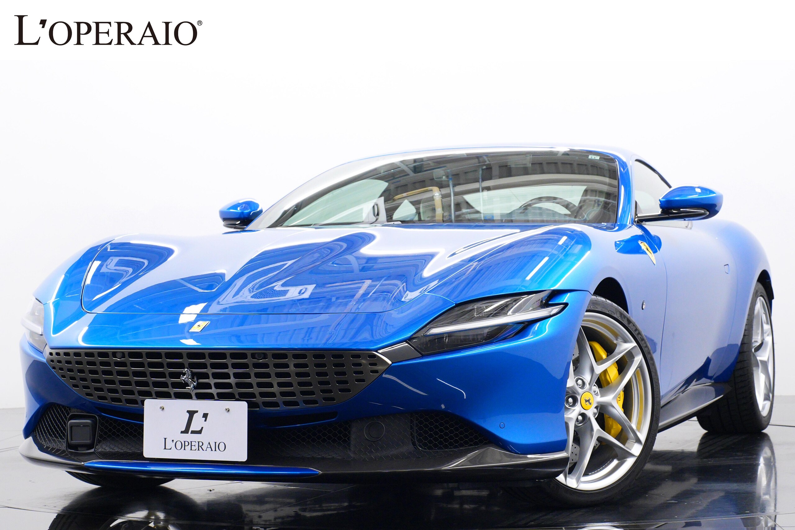 2021 Ferrari Roma - フェラーリ ローマ F1 DCT 特注色 クリーム×青革 マグネライドサス イエローキャリパー スポーツエキゾースト 七宝焼 マトリックスLED フル電動シート 跳馬刺繍 ブルーステッチ 助手席ディスプレイ ADASフルパック