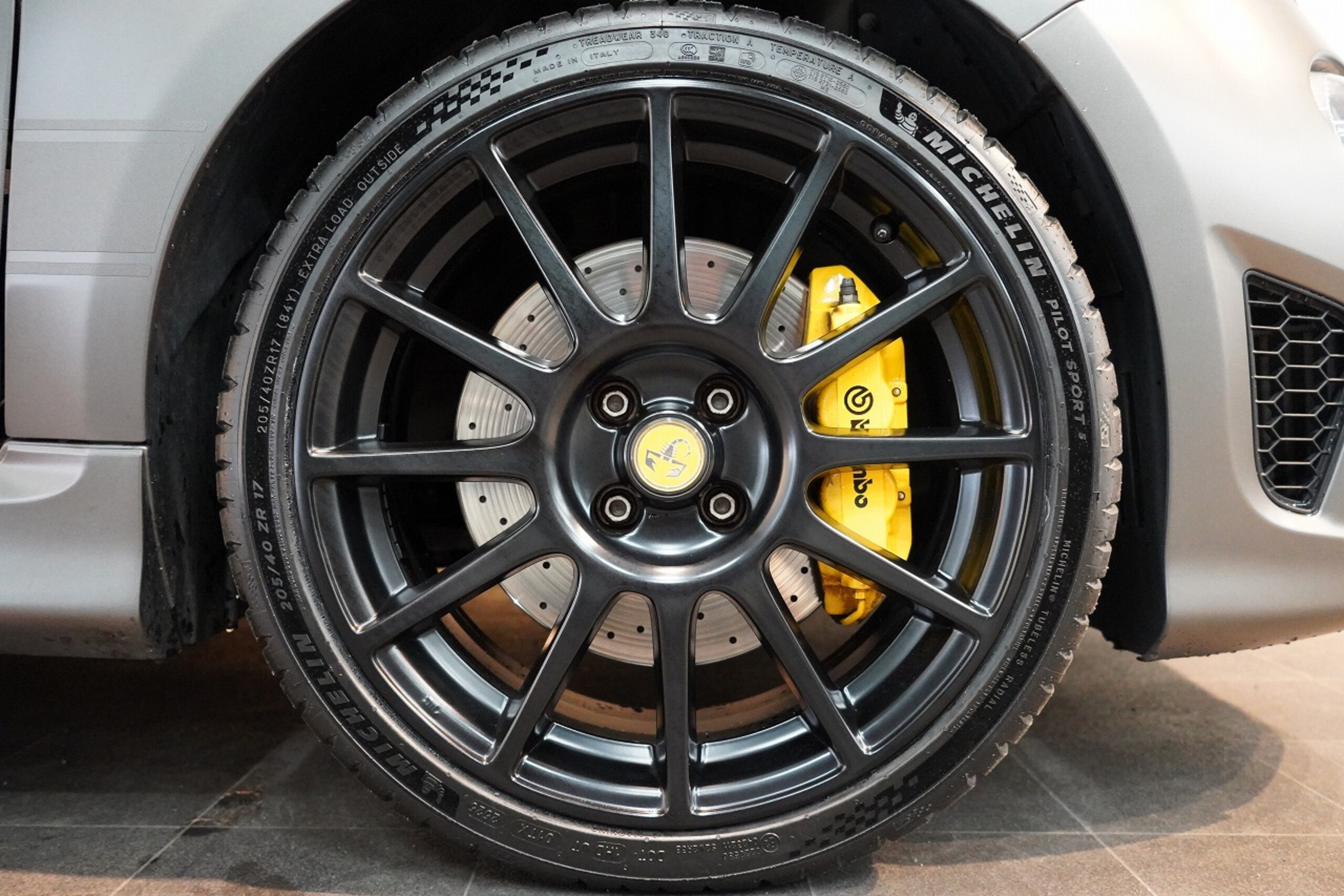 2021 Abarth 595 - 2021 أبارث 595