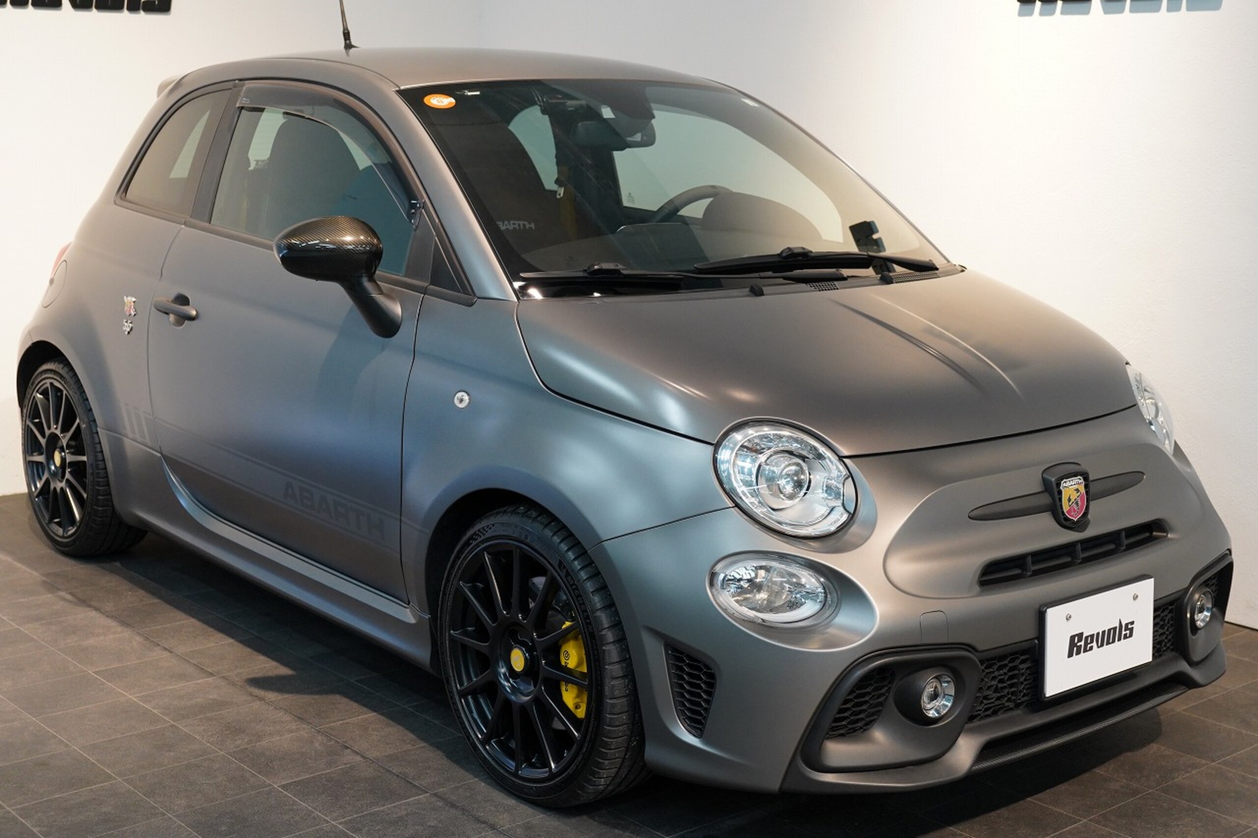 2021 Abarth 595 - 2021 أبارث 595