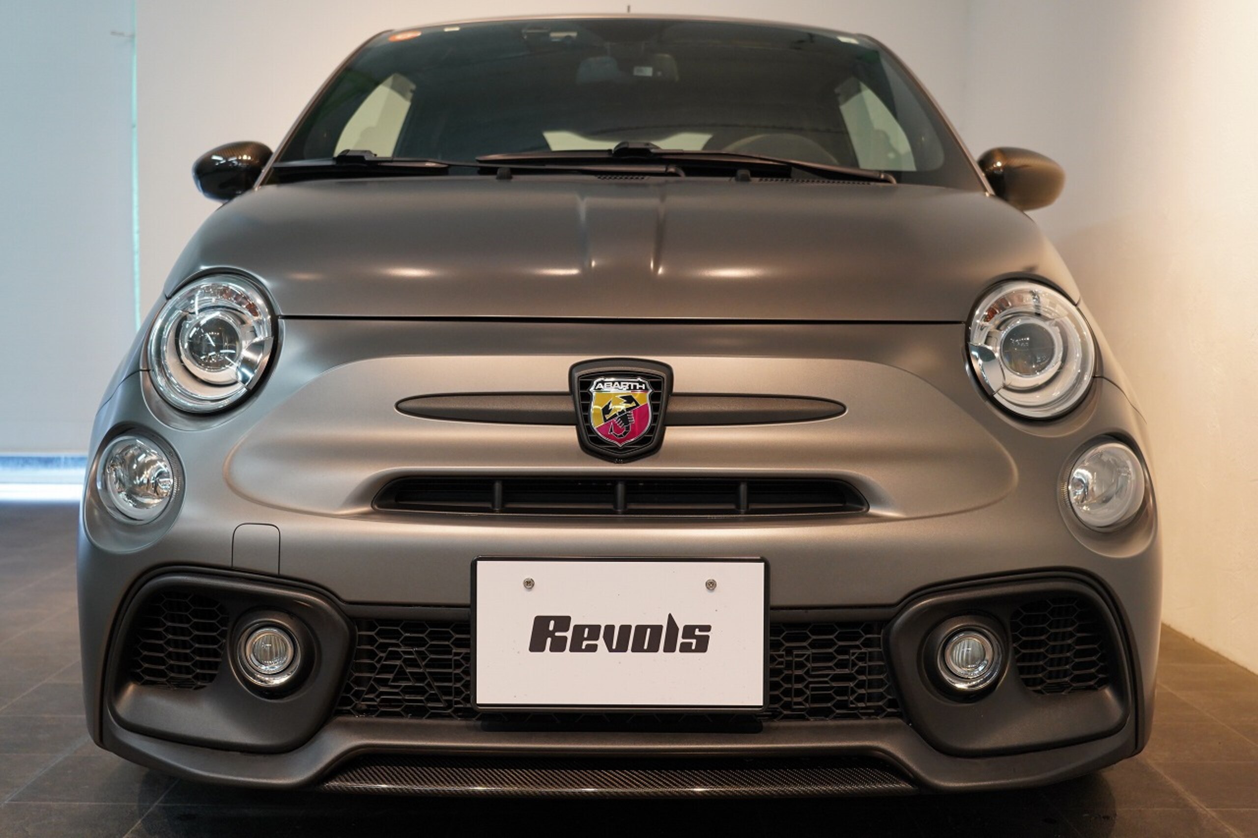 2021 Abarth 595 - 2021 أبارث 595