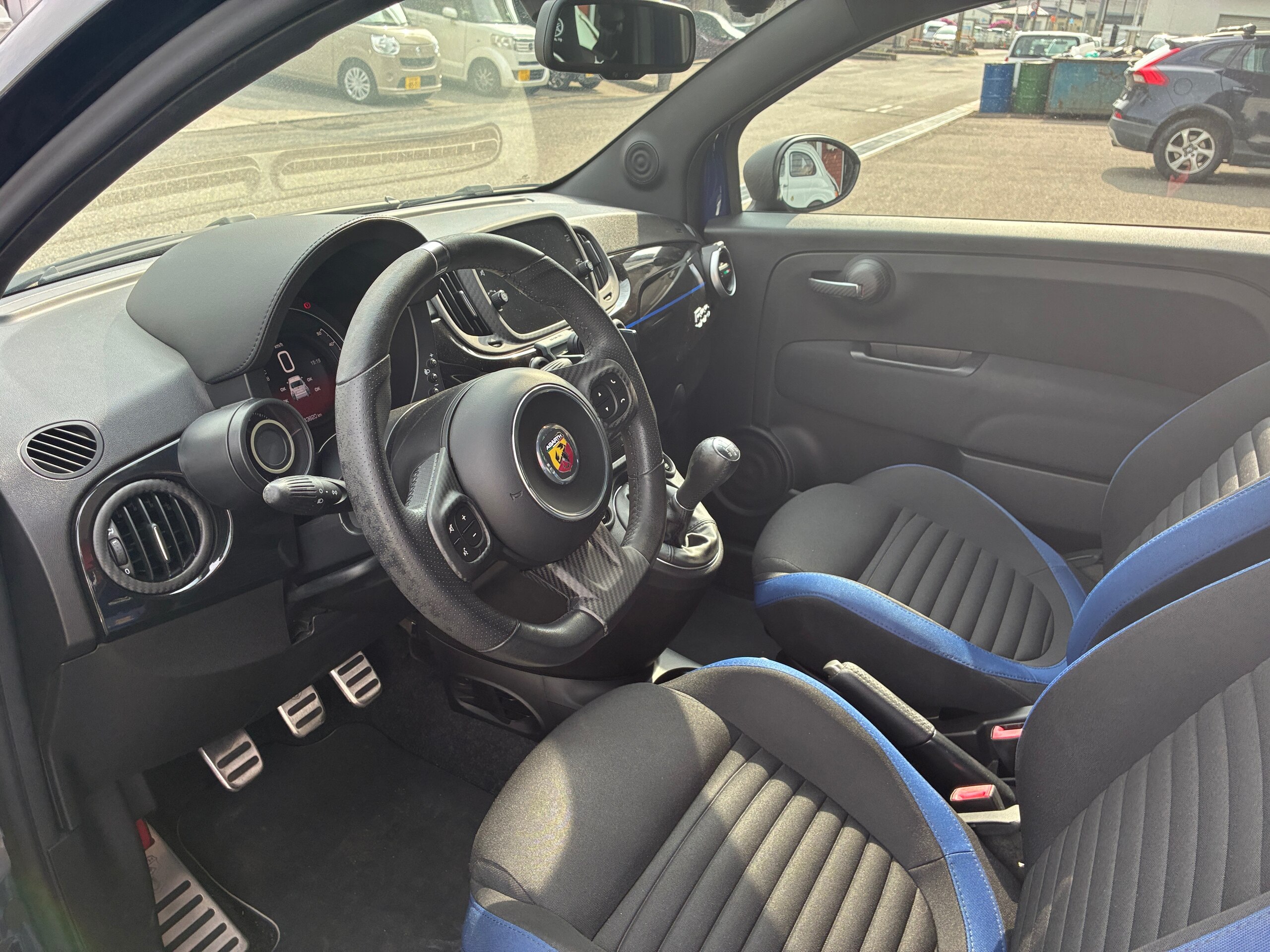 2021 Abarth 595 - アバルト 595 モンスターエナジー ヤマハ 5速MT車/ETC/ドライブレコーダー/ASSO GRUマットカーボンパーツ/アルミホイール