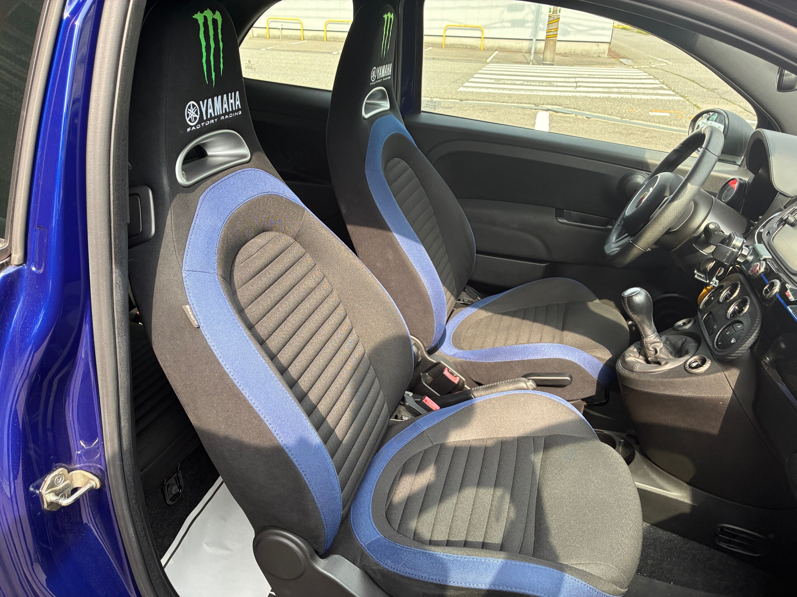 2021 Abarth 595 - アバルト 595 モンスターエナジー ヤマハ 5速MT車/ETC/ドライブレコーダー/ASSO GRUマットカーボンパーツ/アルミホイール