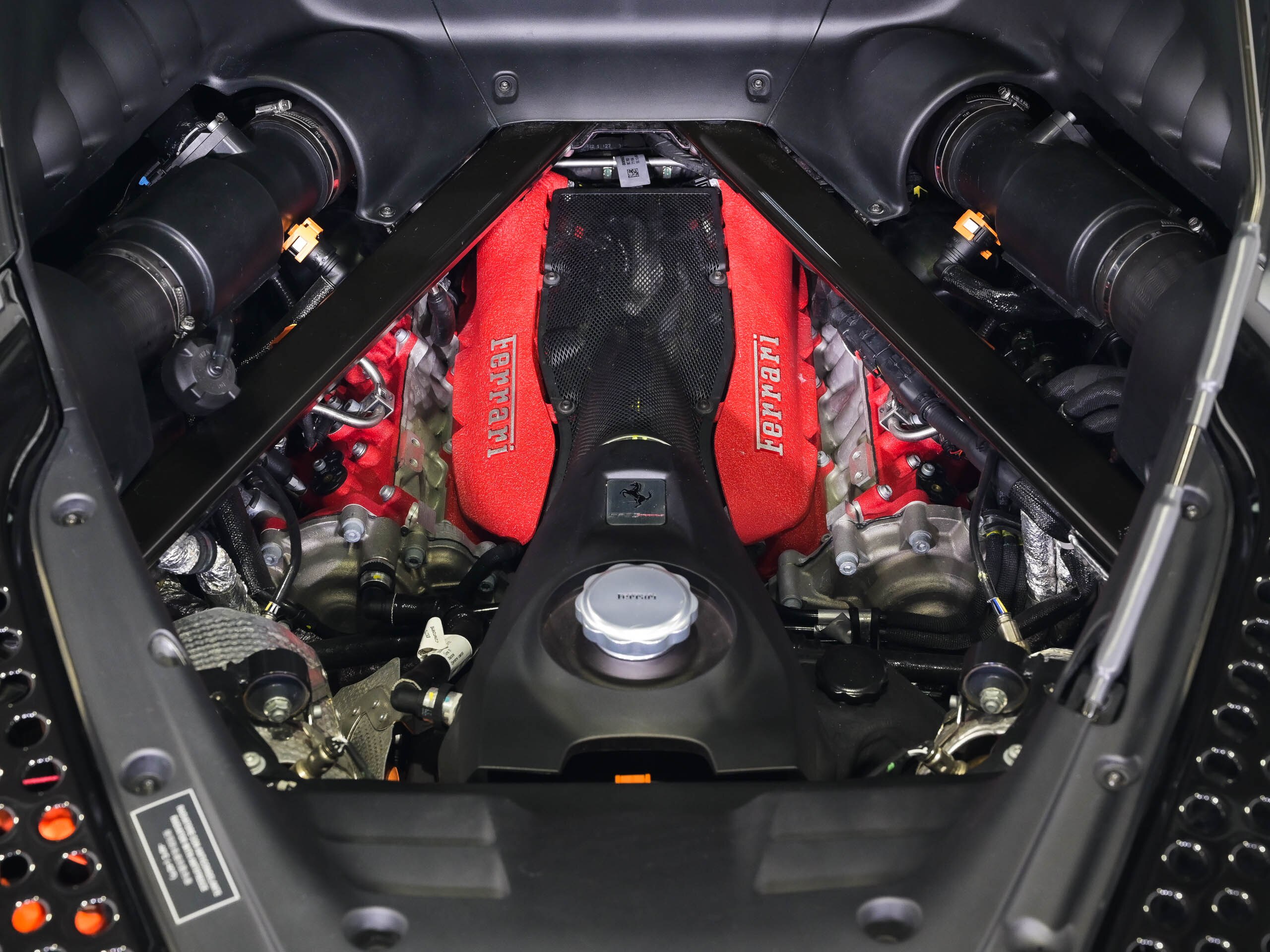 2022 Ferrari SF90 Stradale - フェラーリ SF90ストラダーレ F1 DCT E4WD カーボンファイバーレーシングシート 20インチ・ダイアモンド研磨仕上・スポーツホイール(鍛造) Appleカープレイ LED付カーボンファイバー製ドライバーゾーン カーボンファイバー製ダッシュボード