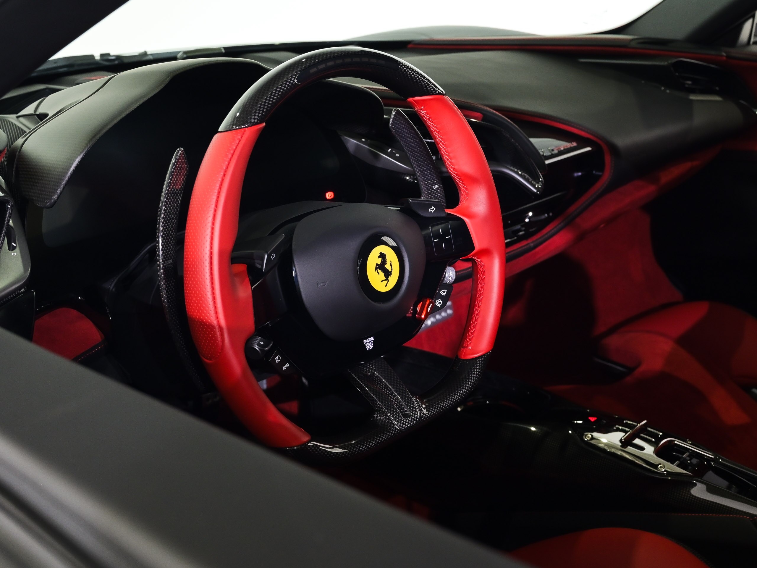 2022 Ferrari SF90 Stradale - フェラーリ SF90ストラダーレ F1 DCT E4WD カーボンファイバーレーシングシート 20インチ・ダイアモンド研磨仕上・スポーツホイール(鍛造) Appleカープレイ LED付カーボンファイバー製ドライバーゾーン カーボンファイバー製ダッシュボード